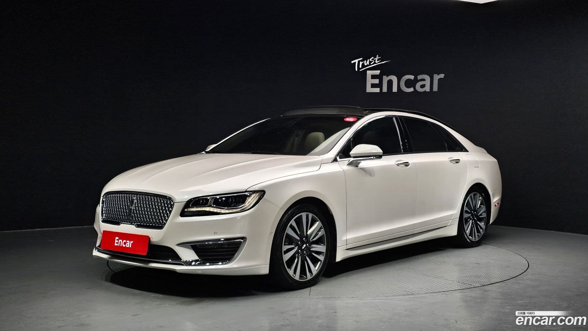 Main__Slider__Photo:MKZ Lincoln 2017.1-0