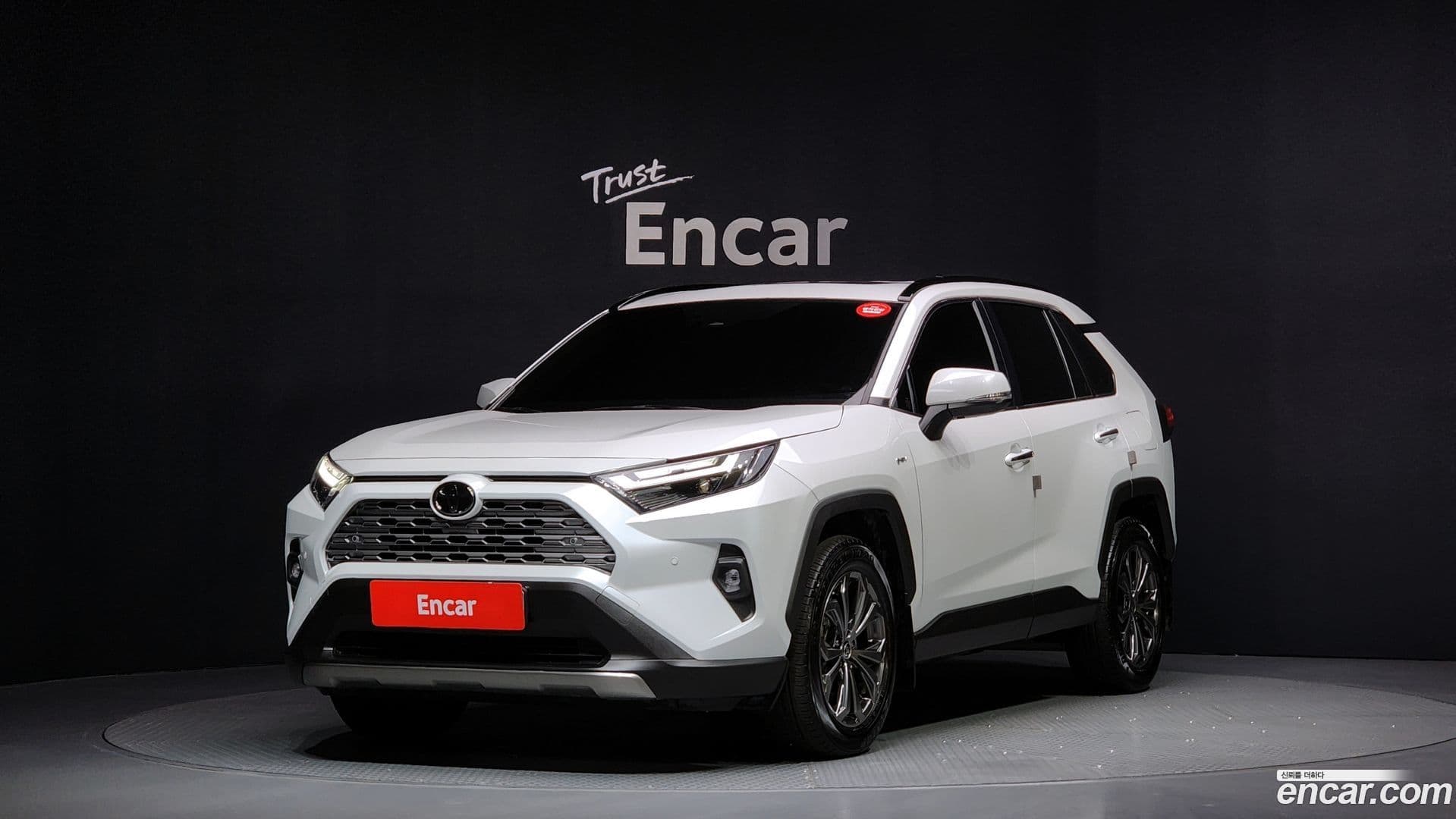 Main__Slider__Photo:RAV4 Toyota 2025.2-0
