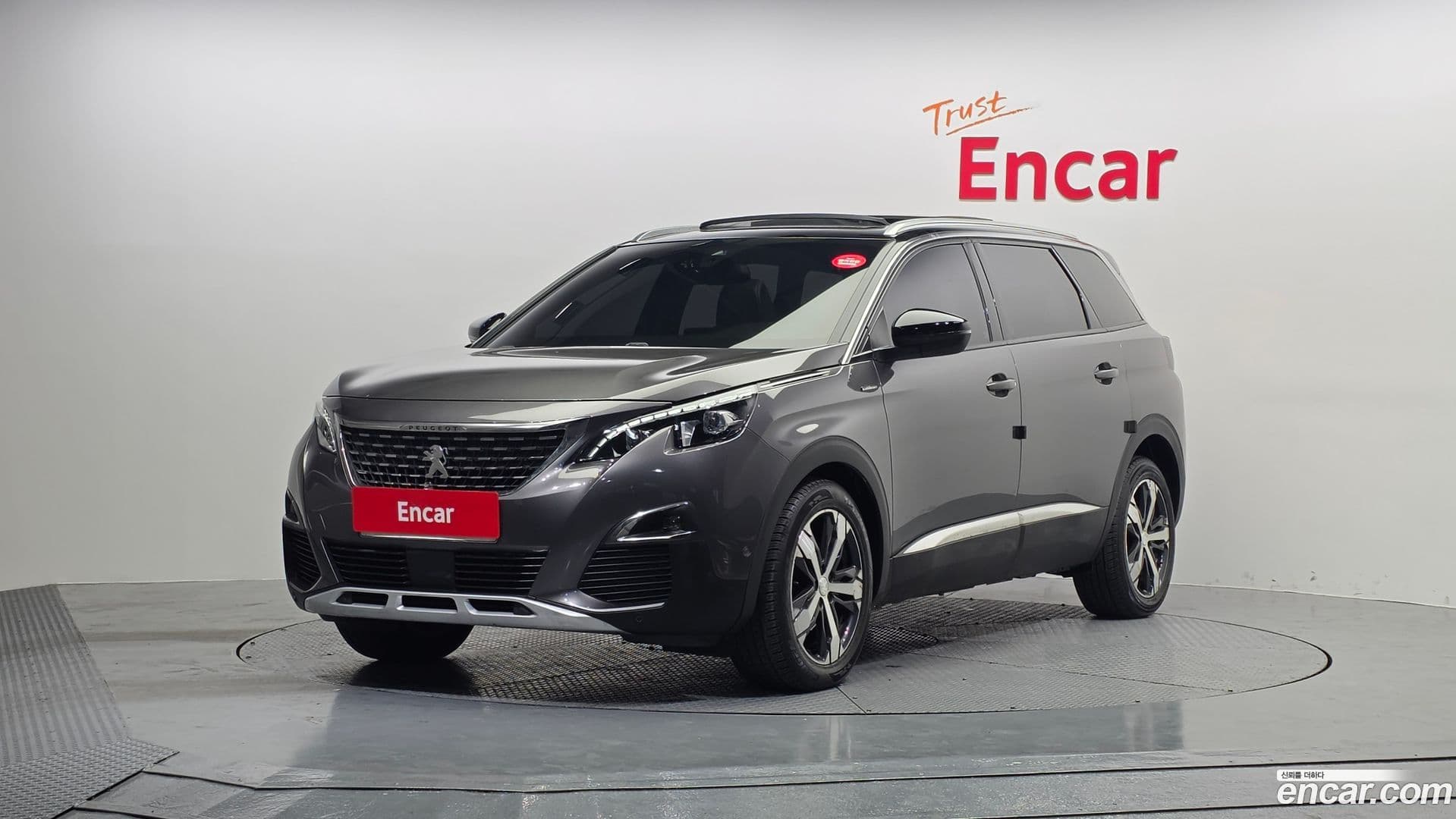 Main__Slider__Photo:5008 Peugeot 2019.7-0