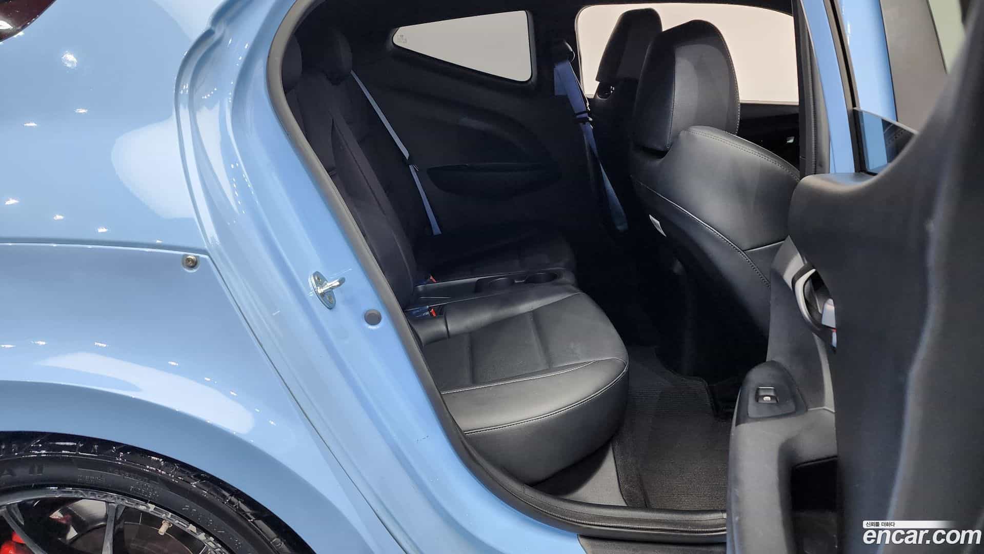 Veloster Hyundai 2018.7-OPTION-016