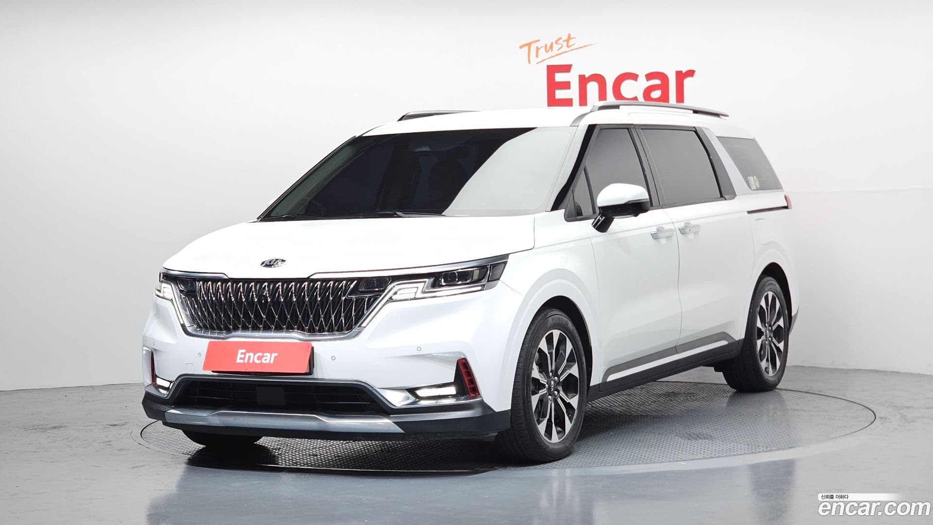 Main__Slider__Photo:Canival Kia 2020.8-0