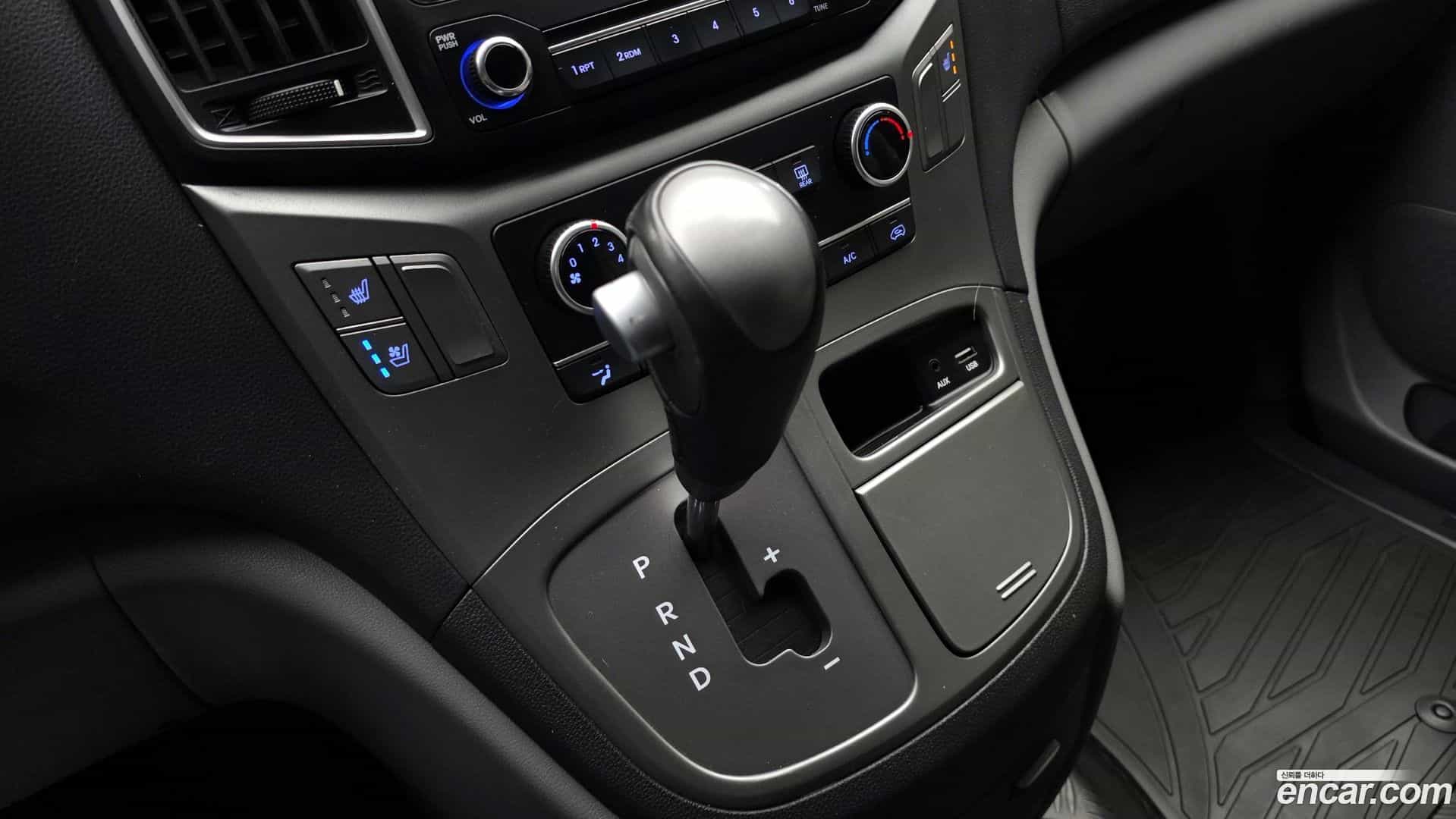 Starex Hyundai 2019.5-INNER-009