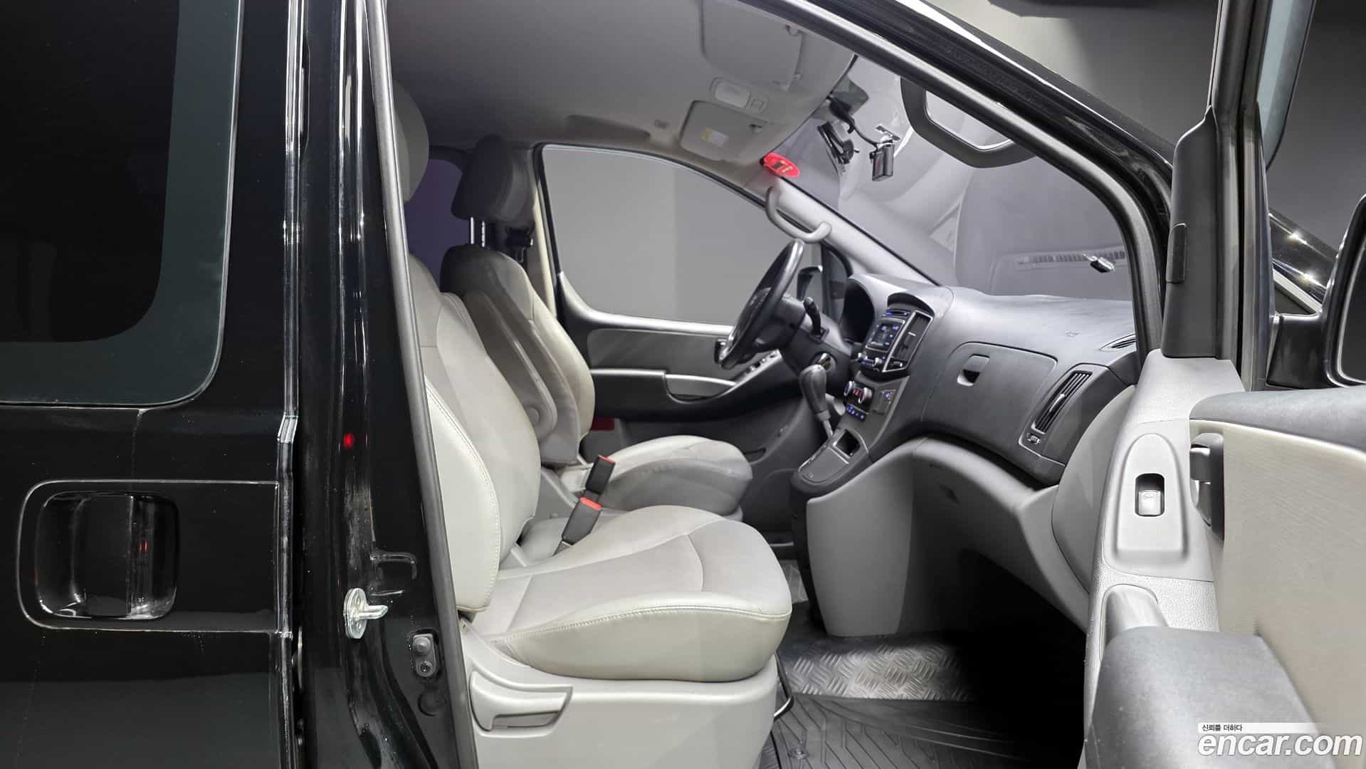 Starex Hyundai 2019.5-INNER-010