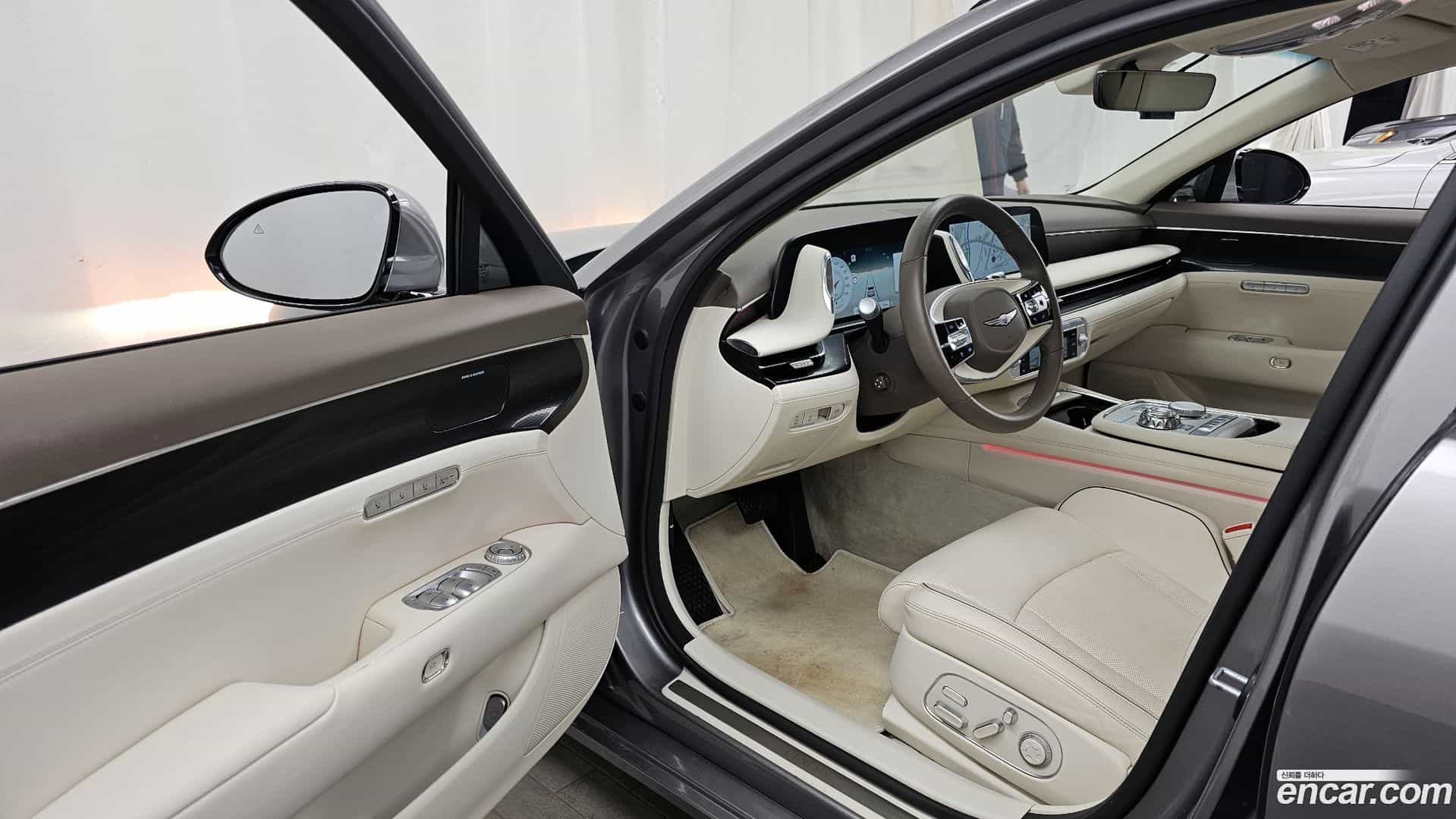 G90 Genesis 2024.11-INNER-010