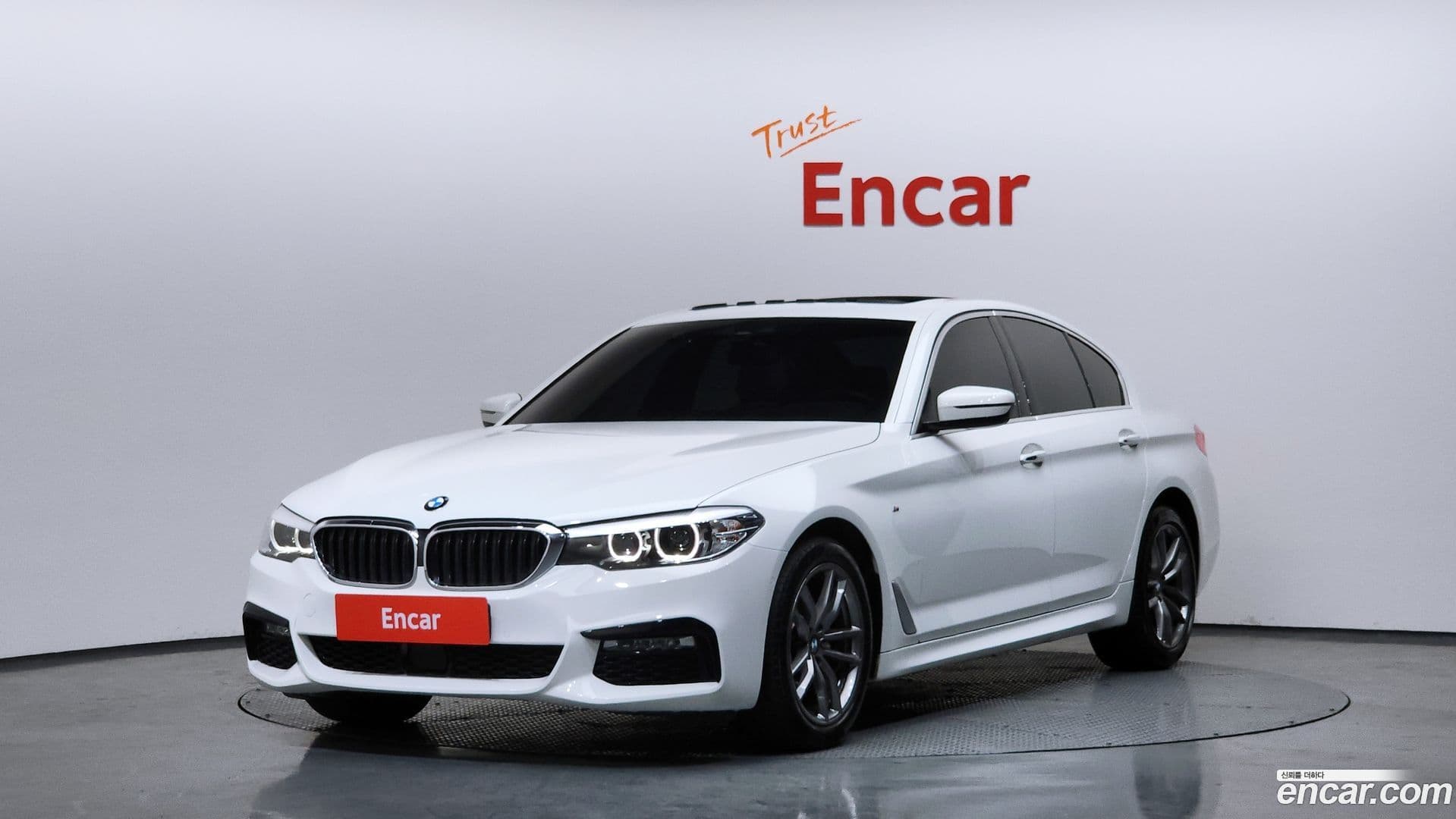 Main__Slider__Photo:5-Series BMW 2017.11-0