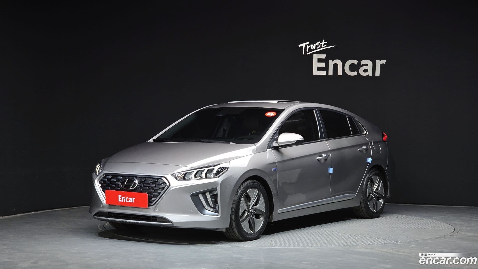 Main__Slider__Photo:Ioniq Hyundai 2020.6-0