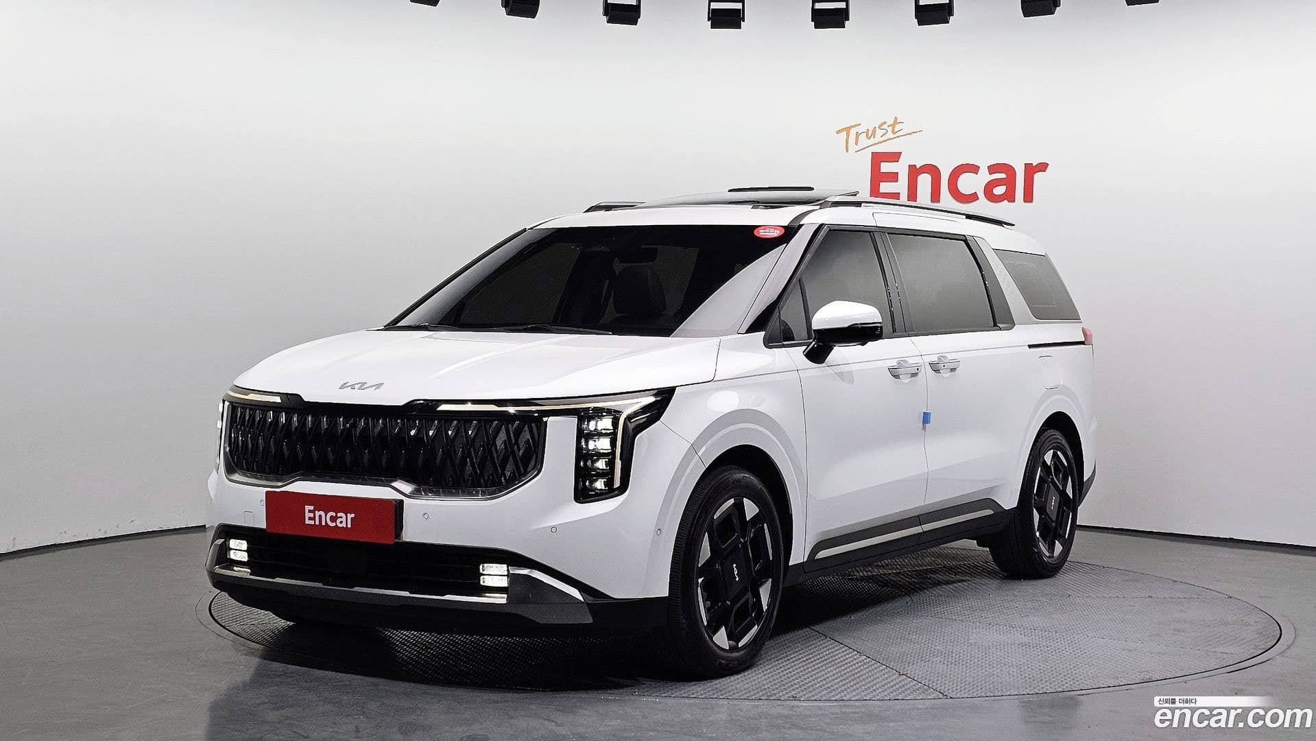 Main__Slider__Photo:Canival Kia 2024.1-0