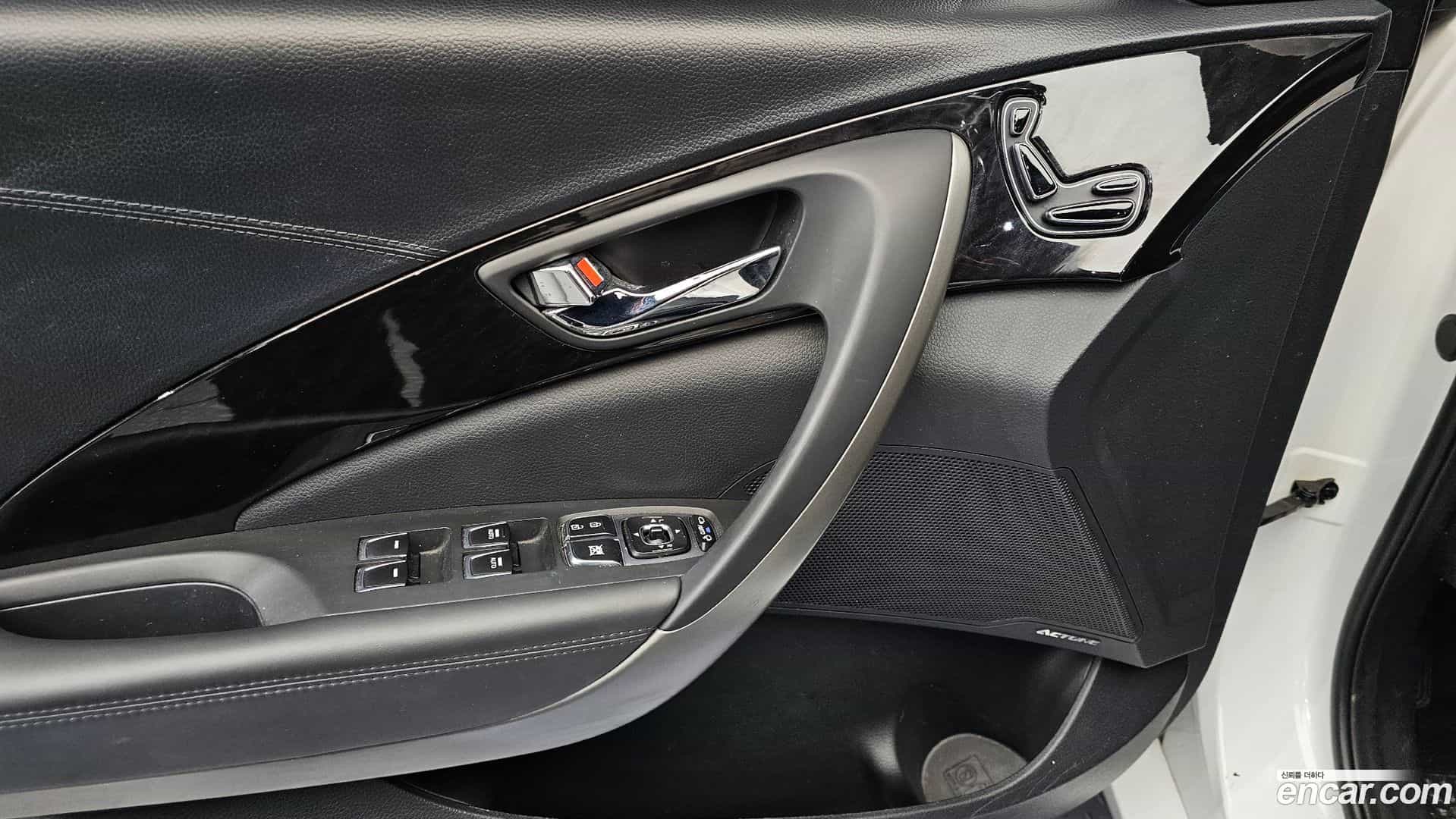 Grandeur Hyundai 2016.2-OPTION-023