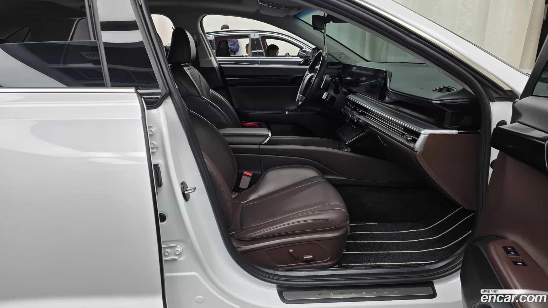 Grandeur Hyundai 2023.0-OPTION-015