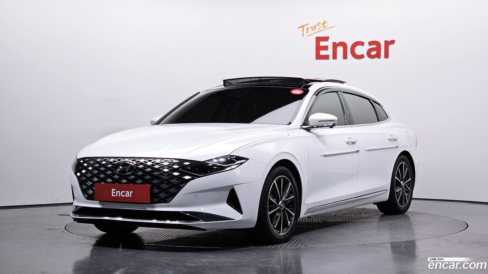 Main__Slider__Photo:Grandeur Hyundai 2020.7-0