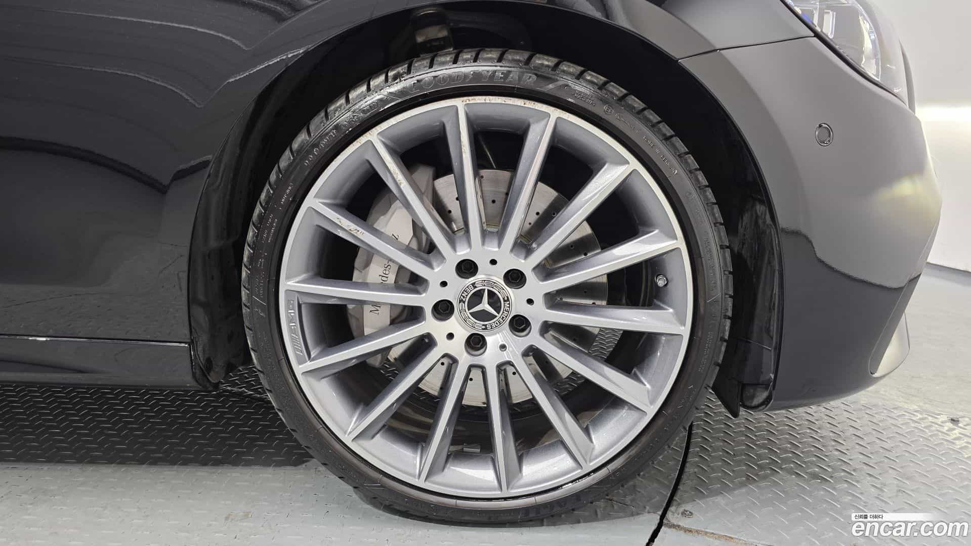 E-Class Mercedes-Benz 2022.4-OUTER-005