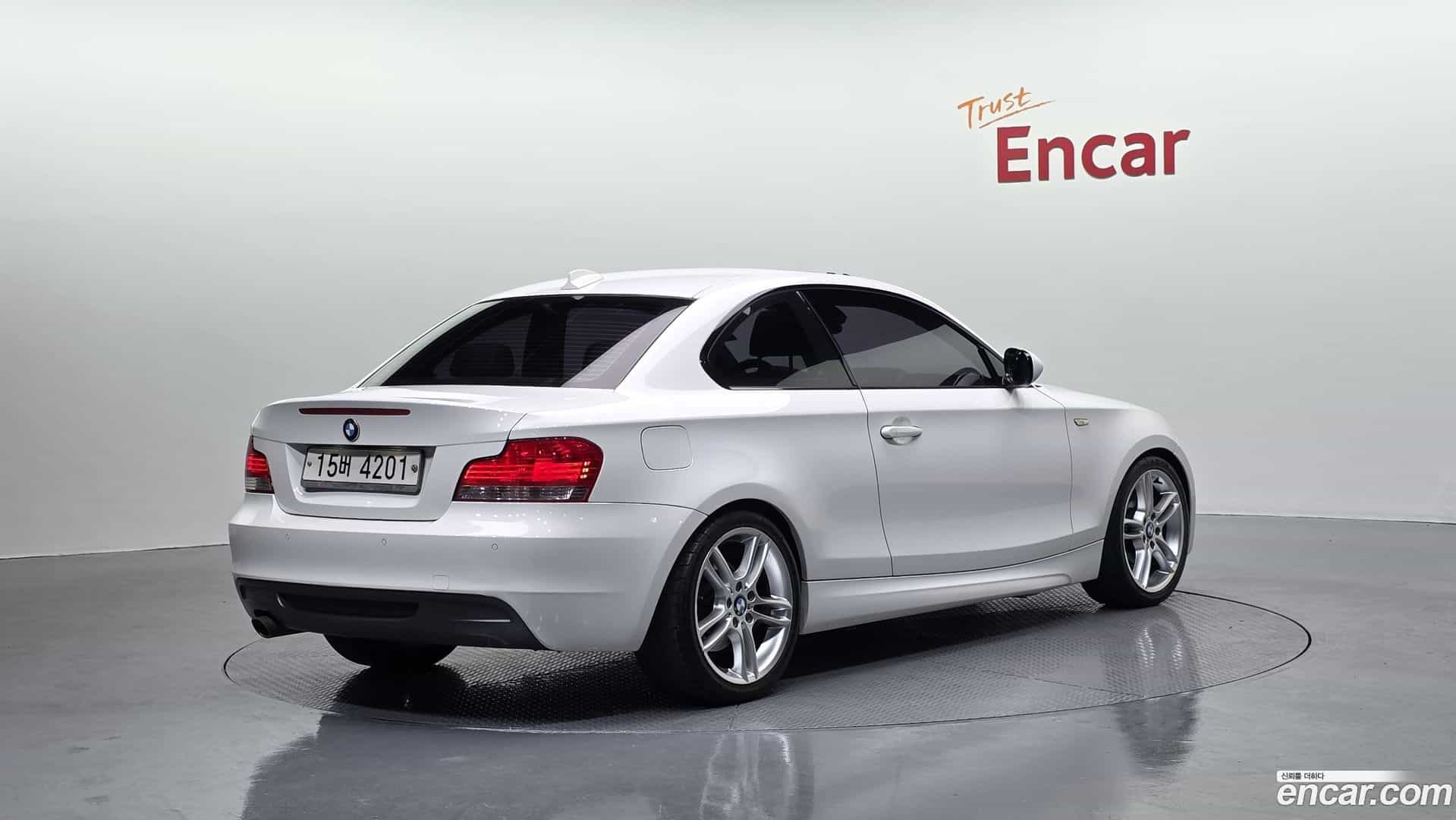 1-Series BMW 2011.0-OUTER-002