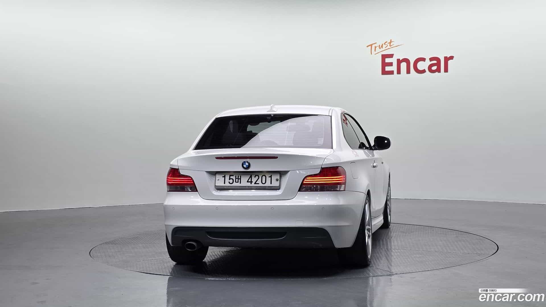 1-Series BMW 2011.0-OUTER-004