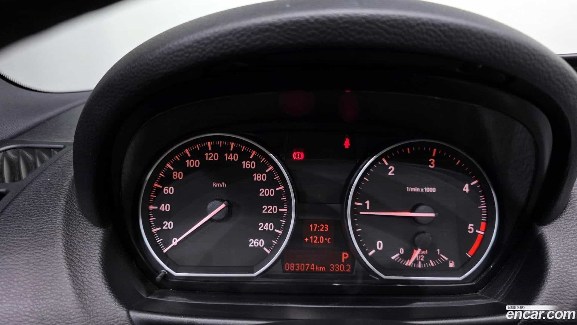 1-Series BMW 2011.0-INNER-008