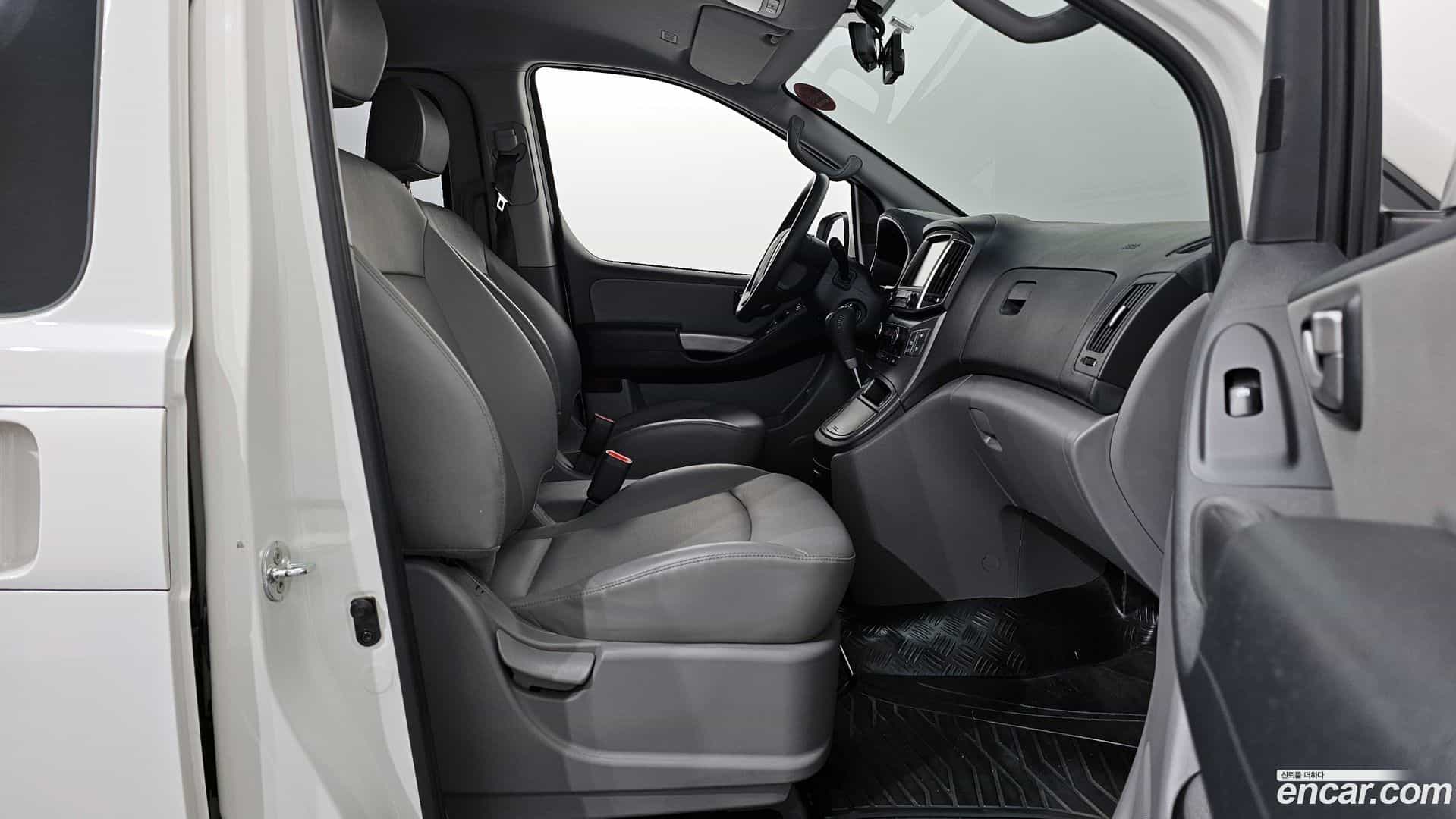 Starex Hyundai 2020.9-INNER-010