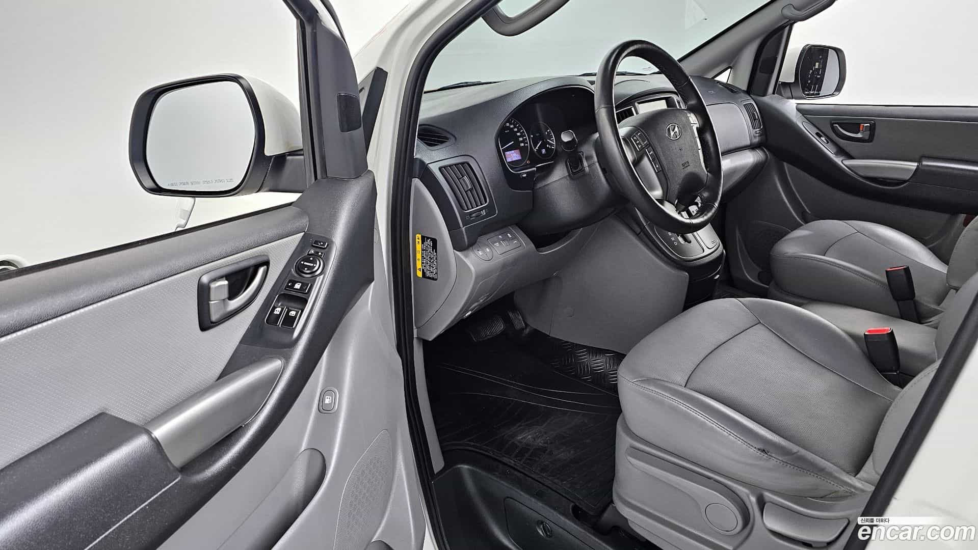 Starex Hyundai 2020.9-OPTION-015