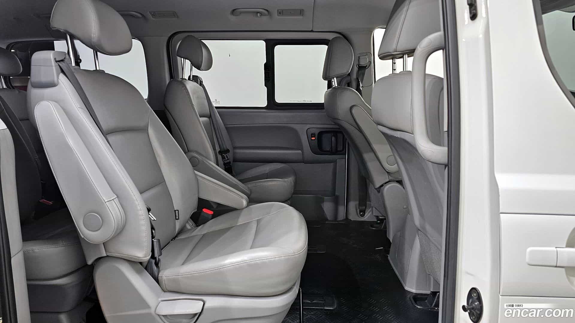 Starex Hyundai 2020.9-OPTION-016