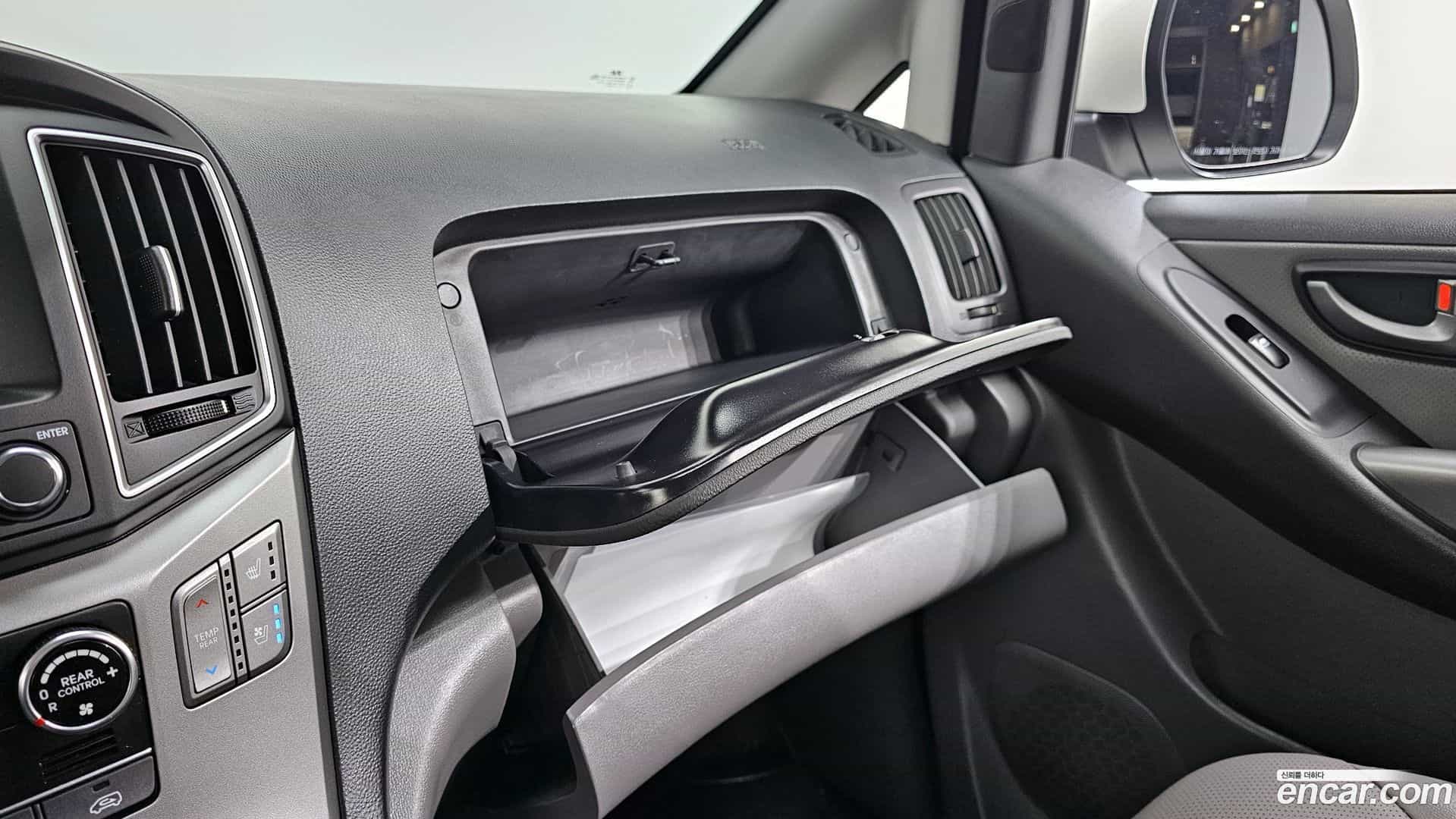 Starex Hyundai 2020.9-OPTION-023