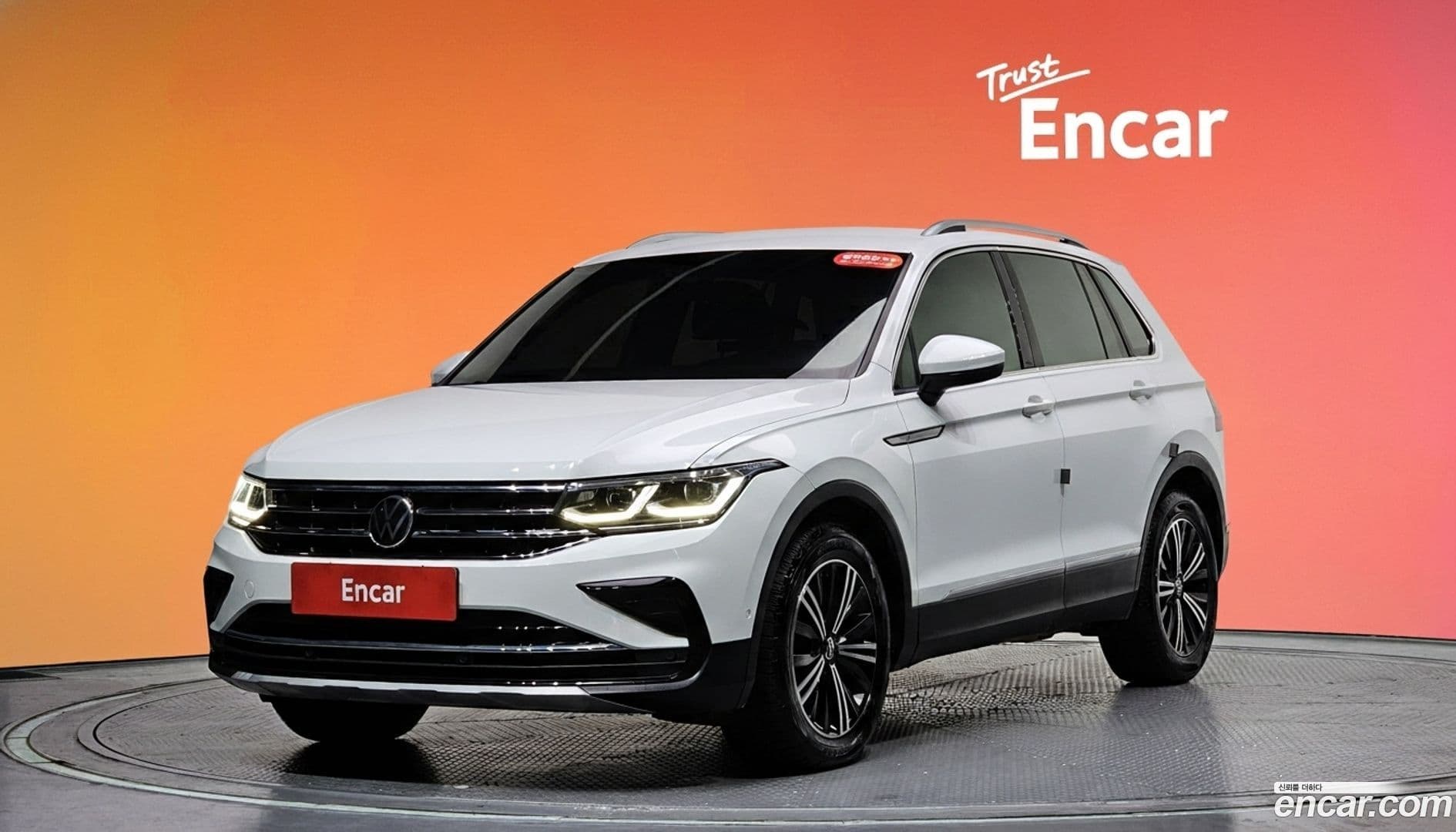 Main__Slider__Photo:Tiguan Volkswagen 2021.6-0