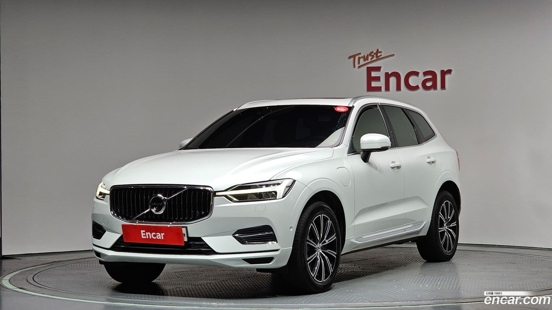 Main__Slider__Photo:XC60 Volvo 2019.6-0