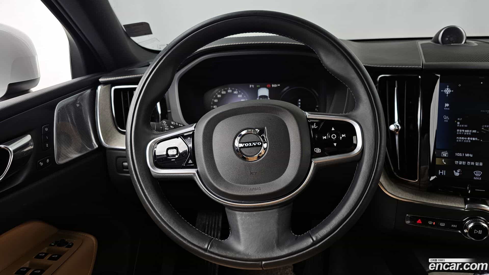 XC60 Volvo 2019.6-OPTION-017
