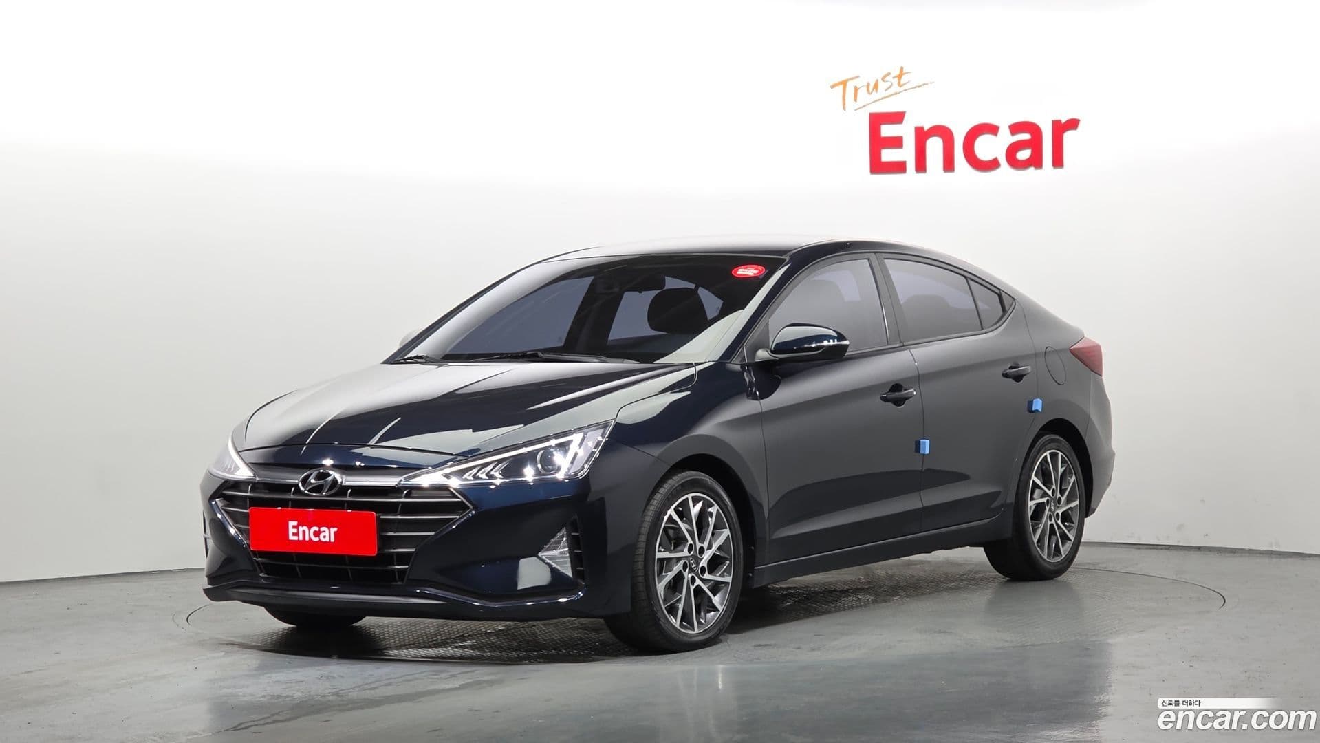 Main__Slider__Photo:AVANTE Hyundai 2019.1-0