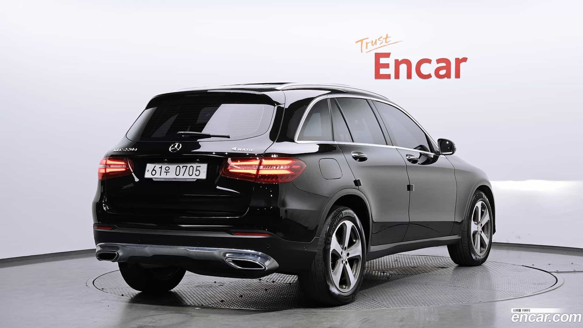 GLC-Class Mercedes-Benz 2016.4-OUTER-002