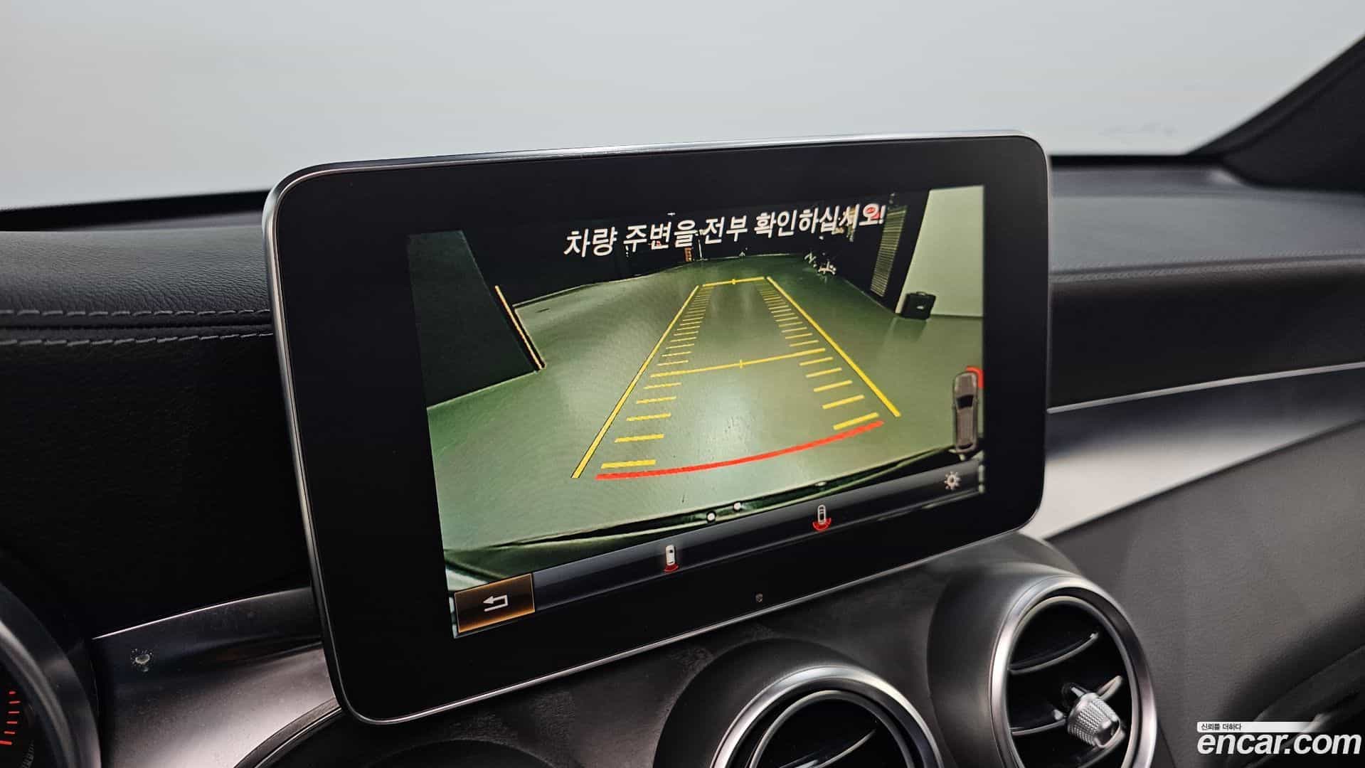 GLC-Class Mercedes-Benz 2016.4-OPTION-017