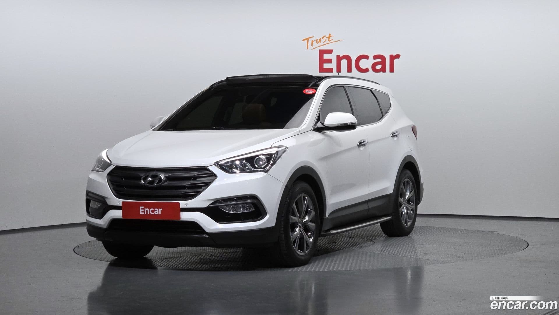 Main__Slider__Photo:Santafe Hyundai 2015.11-0