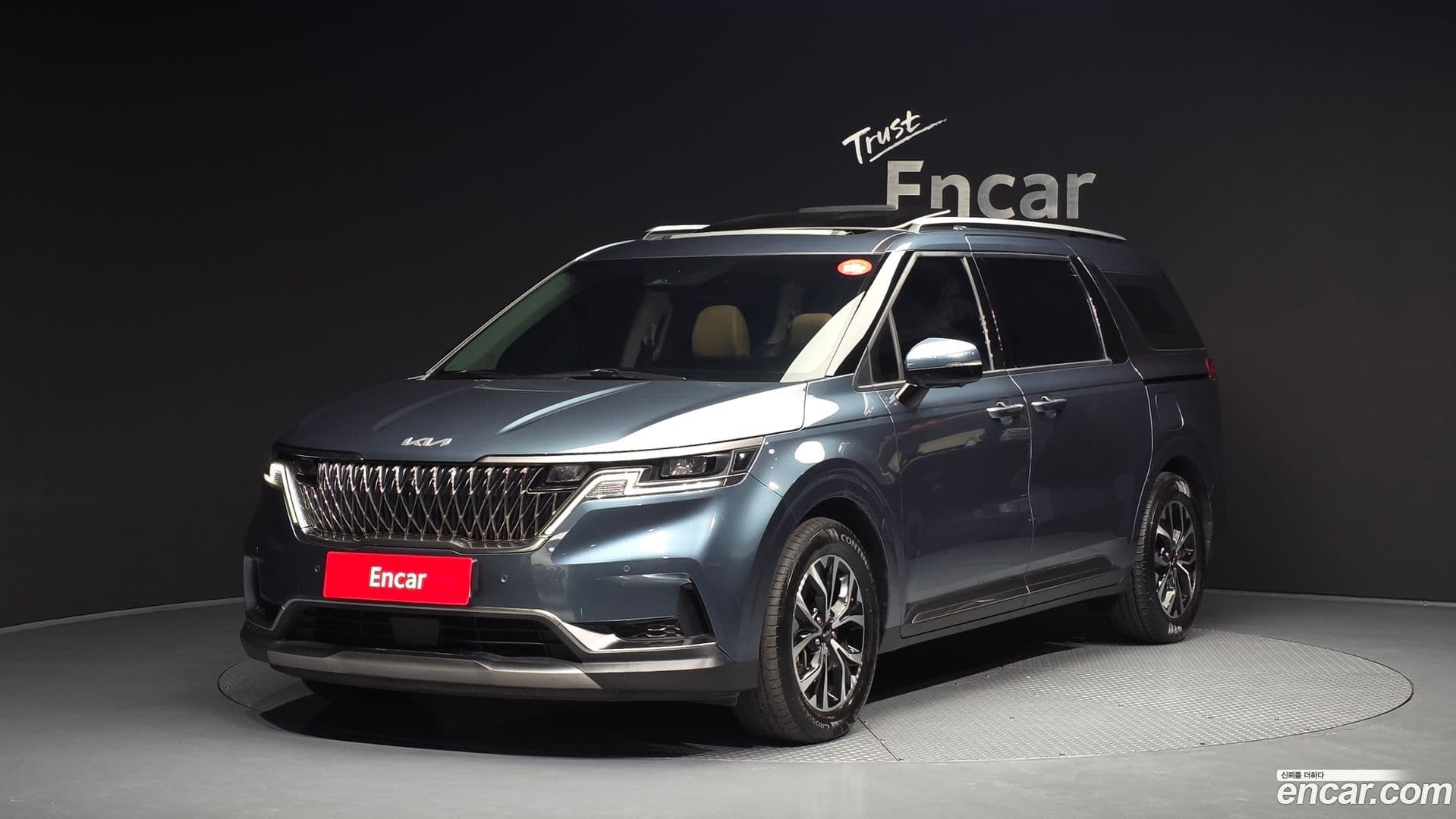 Main__Slider__Photo:Canival Kia 2022.11-0