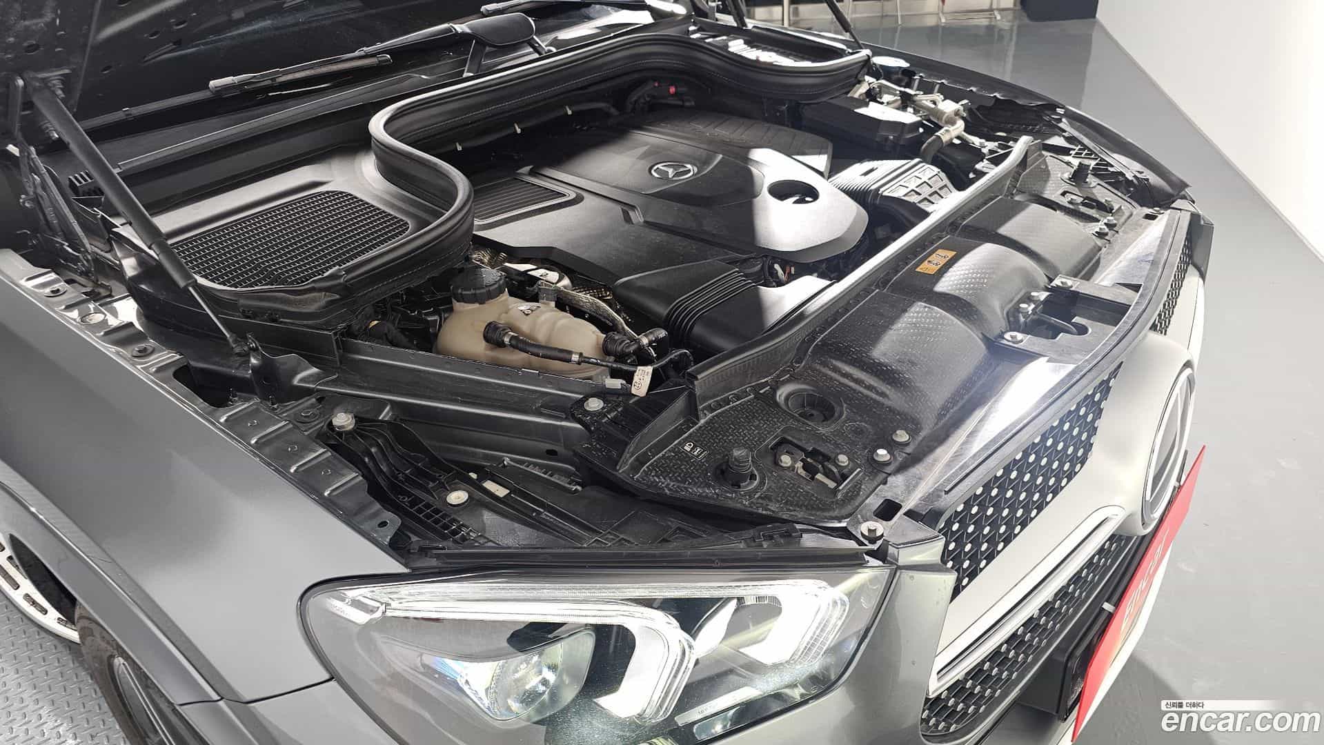 GLE-Class Mercedes-Benz 2021.1-INNER-006