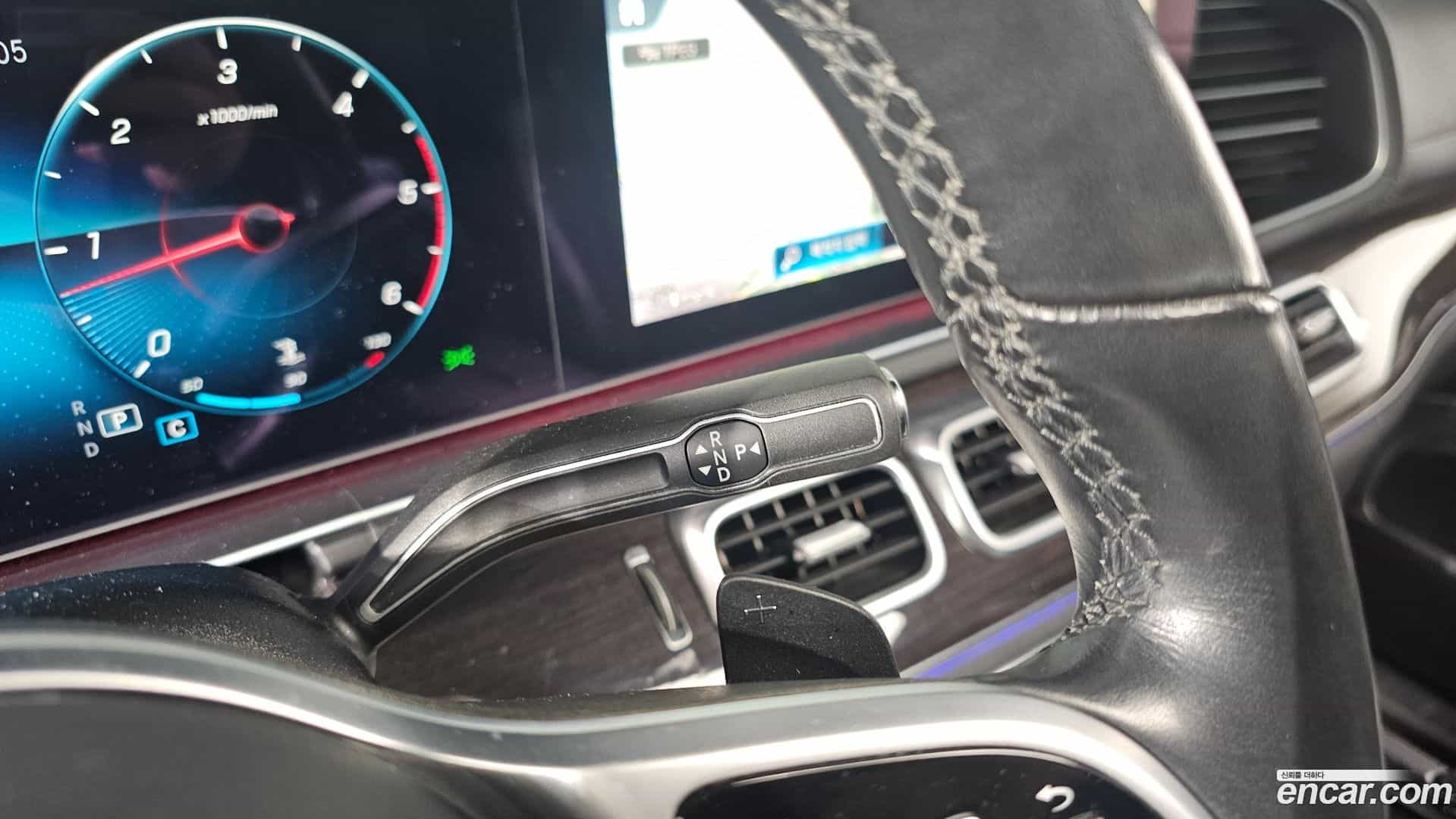 GLE-Class Mercedes-Benz 2021.1-INNER-009