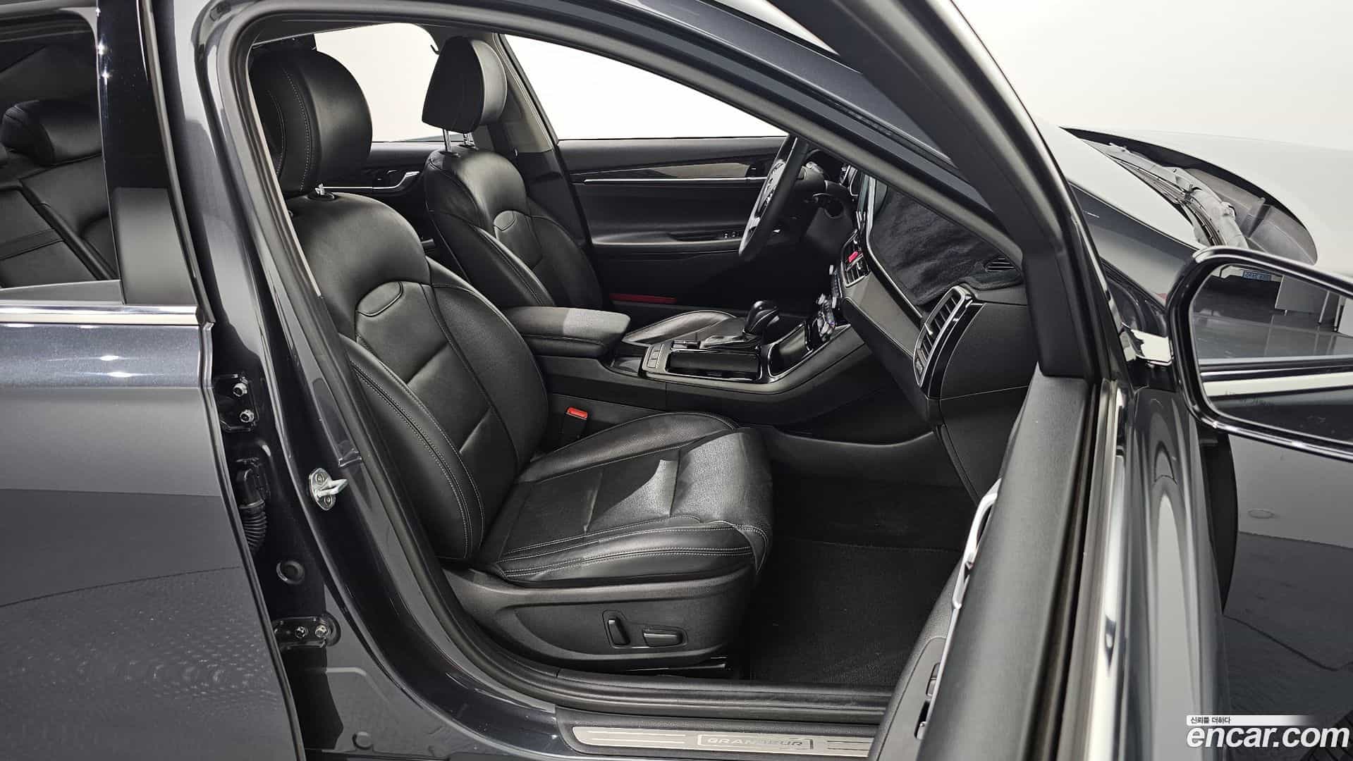 Grandeur Hyundai 2017.11-OPTION-016