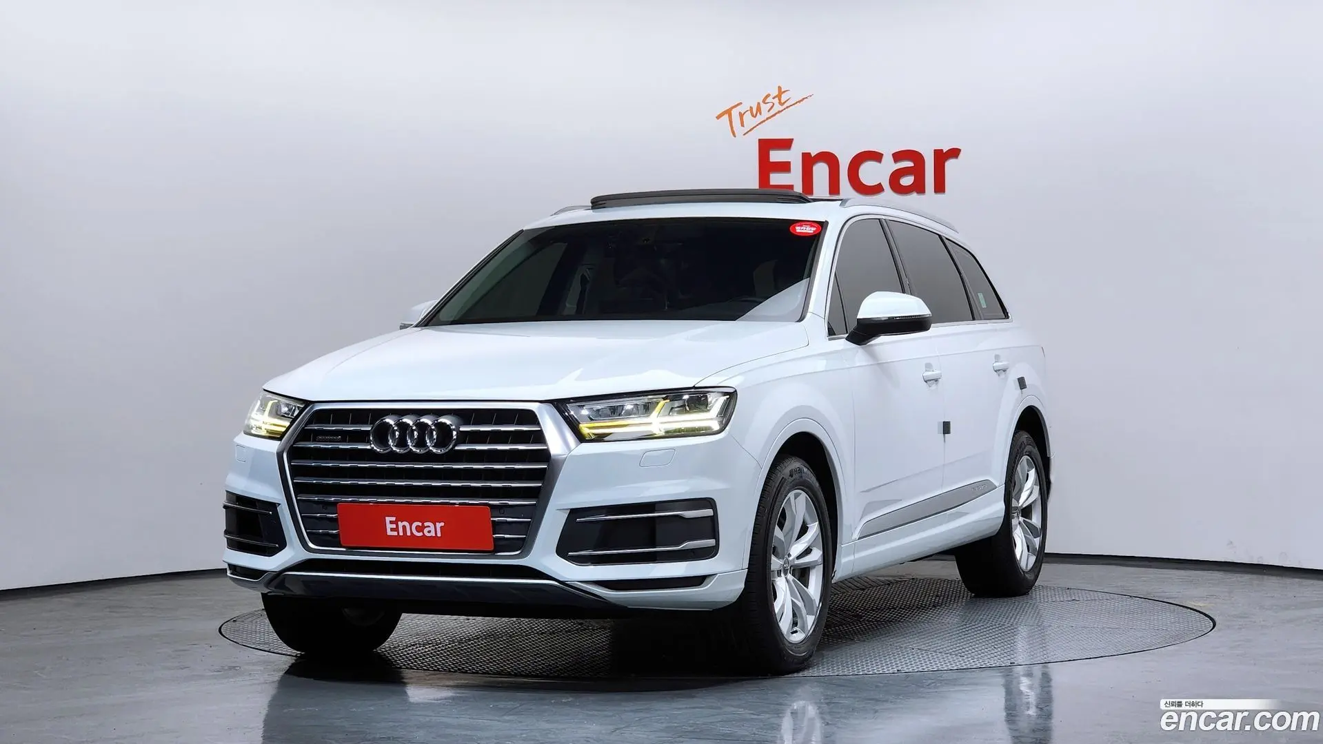 Main__Slider__Photo:Q7 Audi 2019.10-0