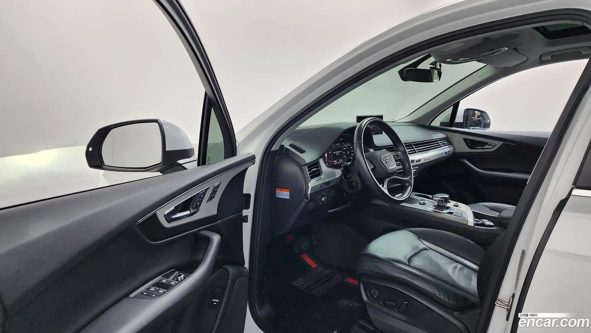 Q7 Audi 2019.10-INNER-010