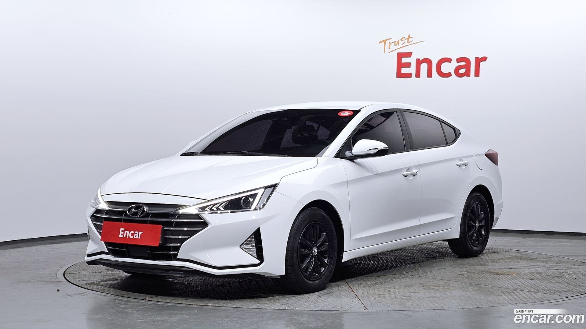 Main__Slider__Photo:AVANTE Hyundai 2019.8-0