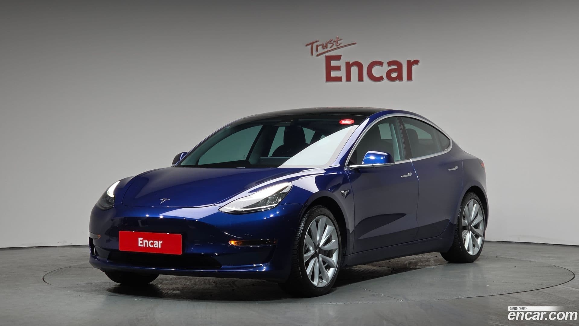 Main__Slider__Photo:Model 3 Tesla 2020.8-0