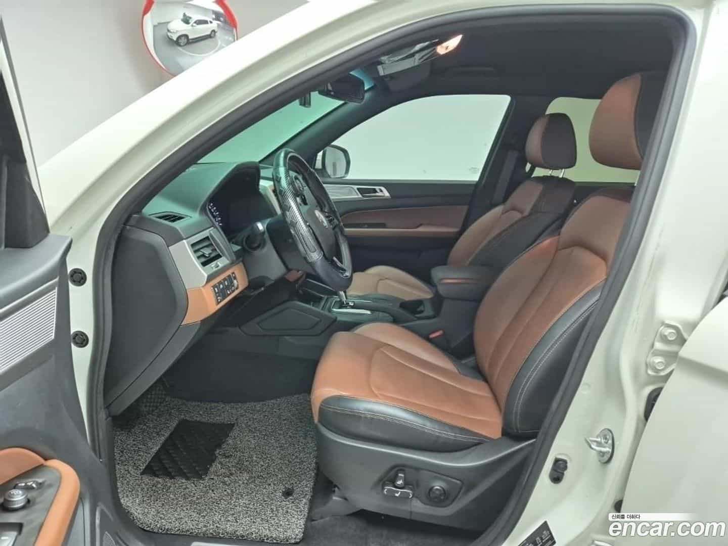 Rexton KG Mobility 2019.6-INNER-010