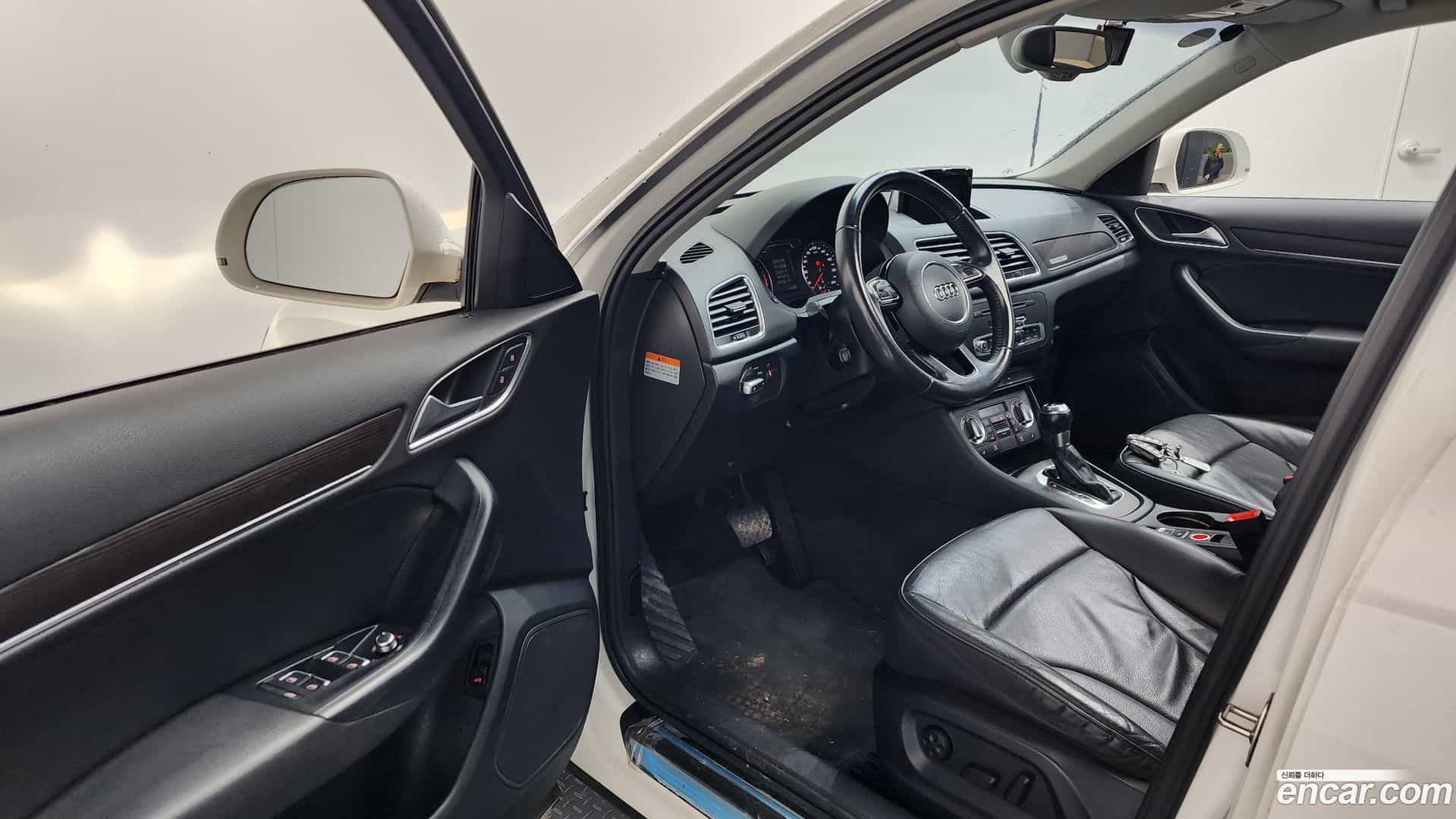 Q3 Audi 2015.0-INNER-010