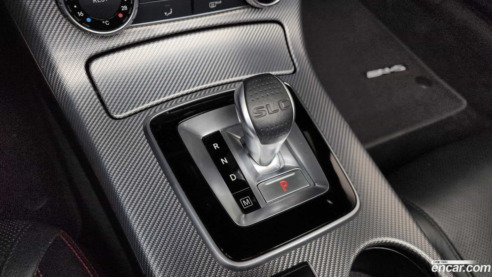 SLC-Class Mercedes-Benz 2017.11-INNER-009