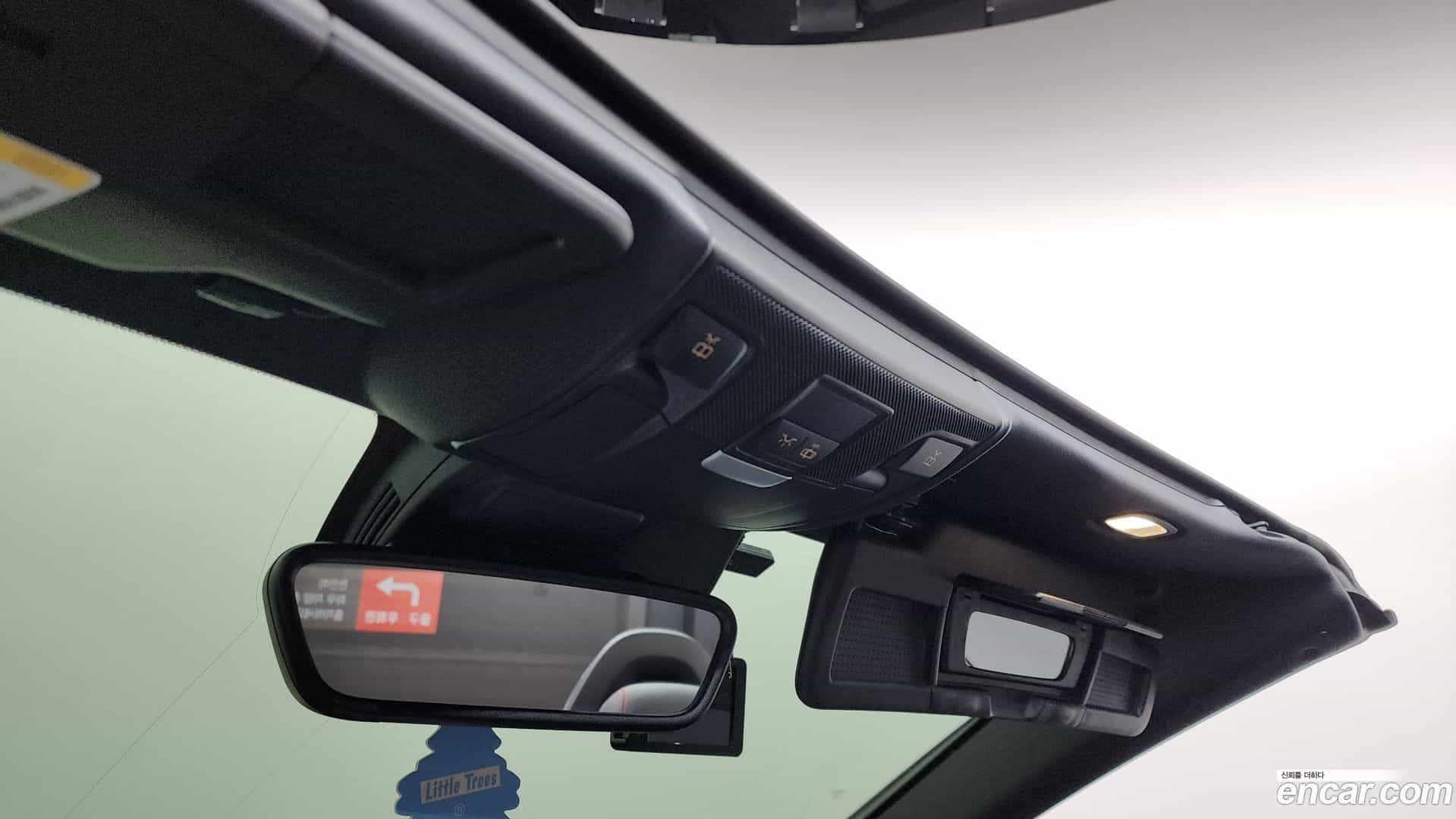 SLC-Class Mercedes-Benz 2017.11-OPTION-023