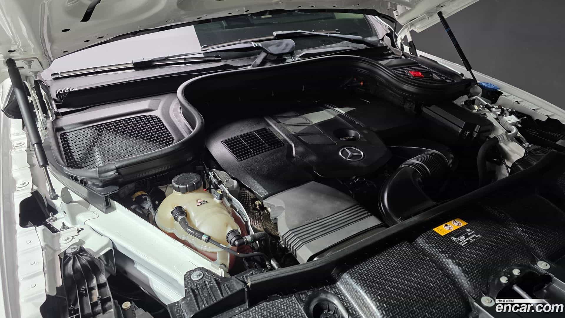 GLE-Class Mercedes-Benz 2020.7-INNER-006