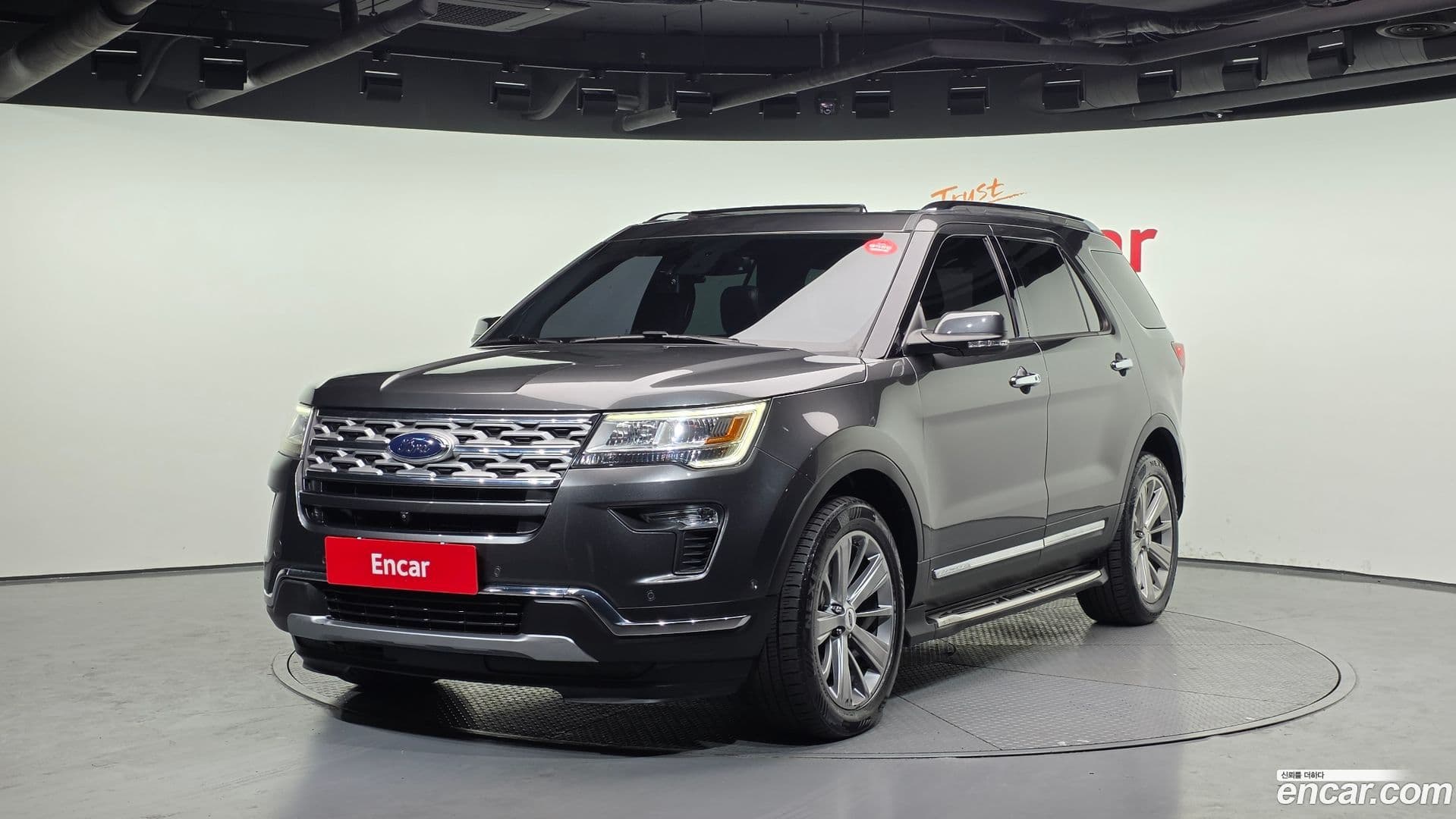 Main__Slider__Photo:Explorer Ford 2018.3-0
