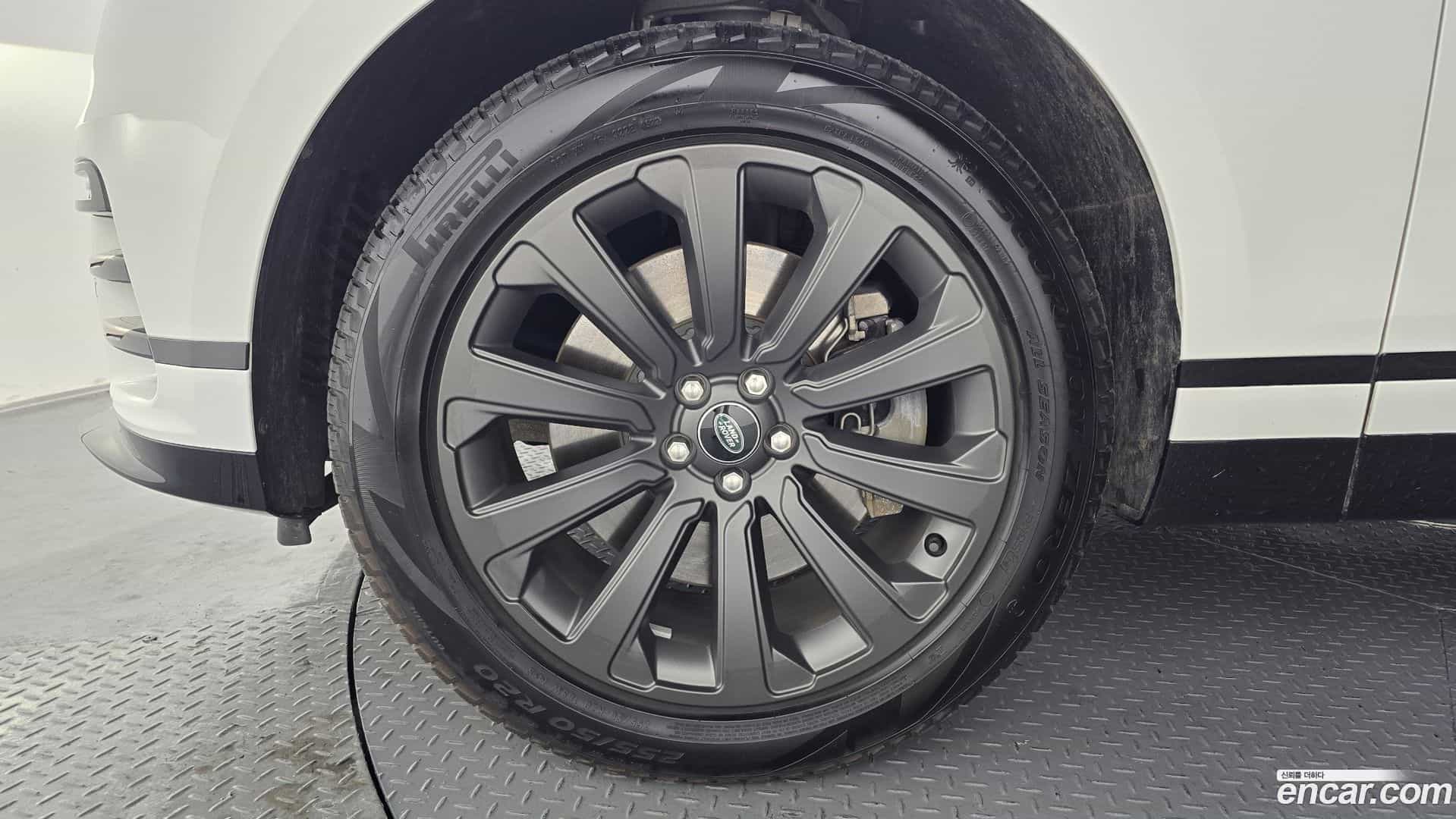 Range Rover Velar Land Rover 2022.11-OUTER-005