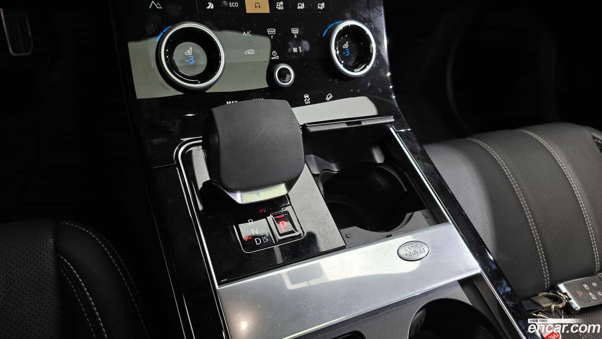 Range Rover Velar Land Rover 2022.11-INNER-009