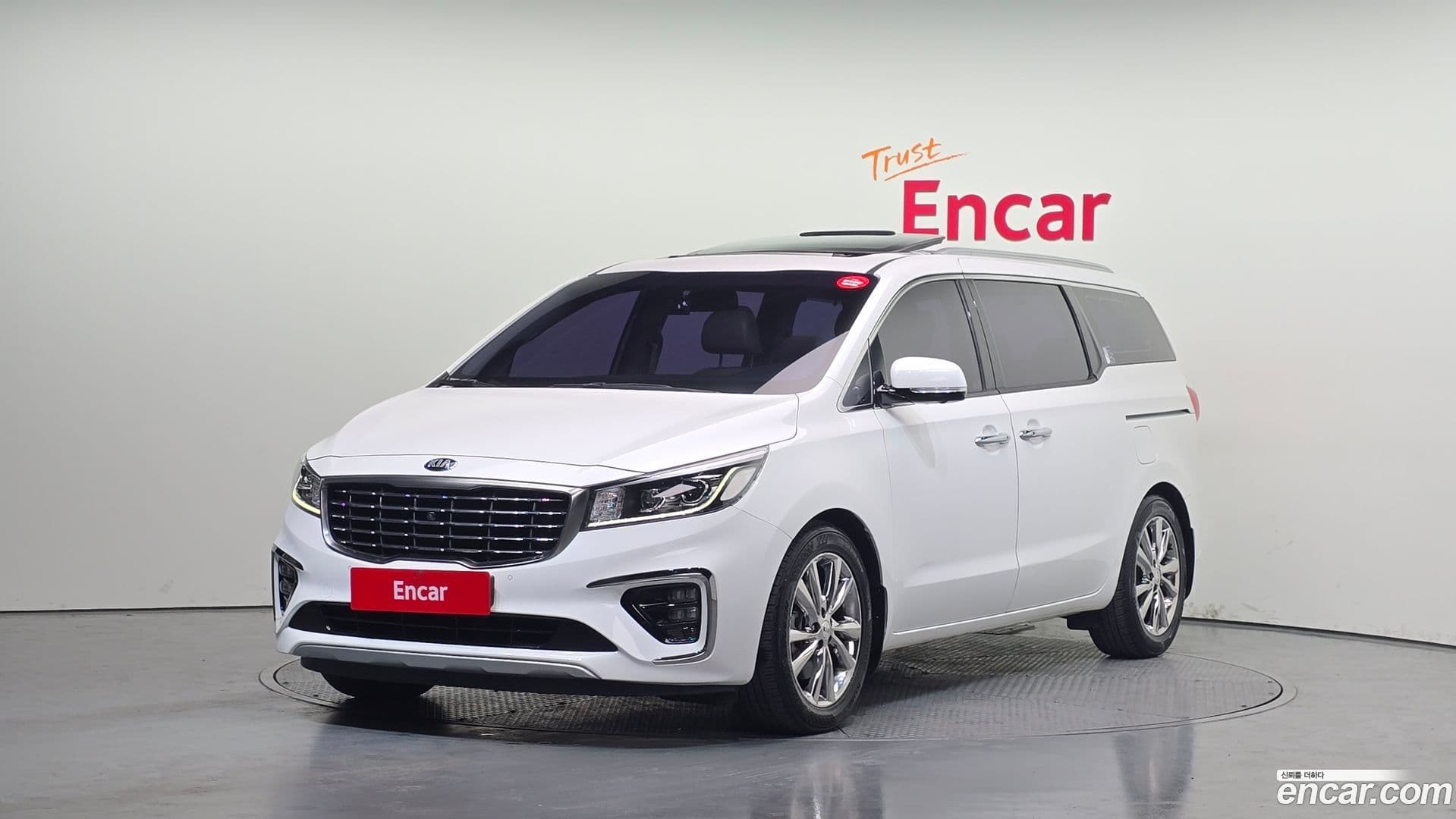 Main__Slider__Photo:Canival Kia 2018.4-0