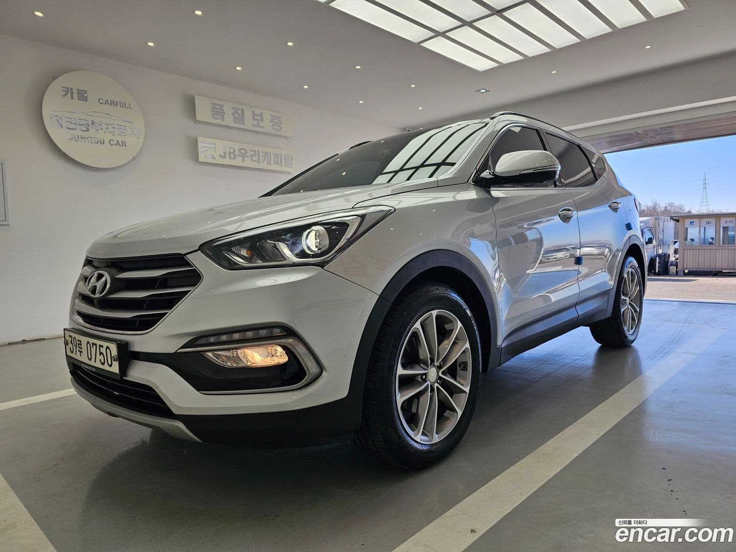 Main__Slider__Photo:Santafe Hyundai 2015.9-0