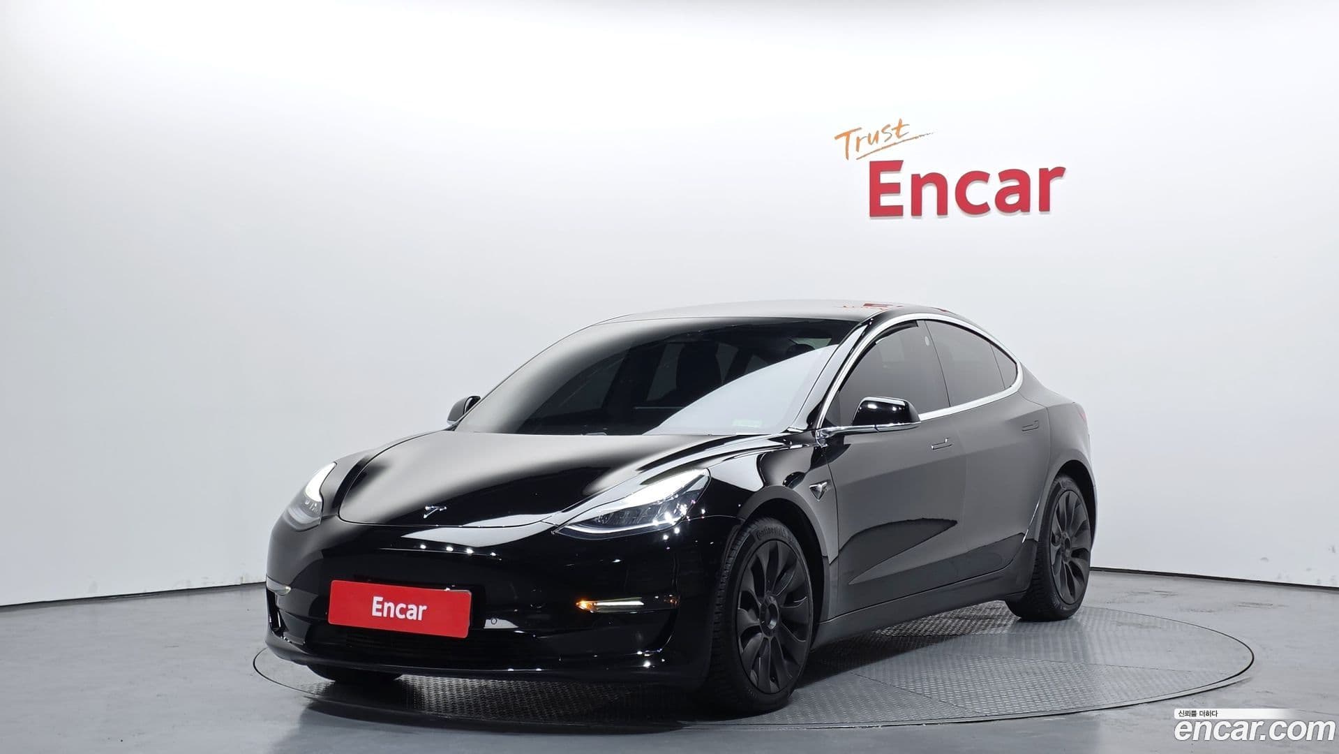 Main__Slider__Photo:Model 3 Tesla 2020.8-0