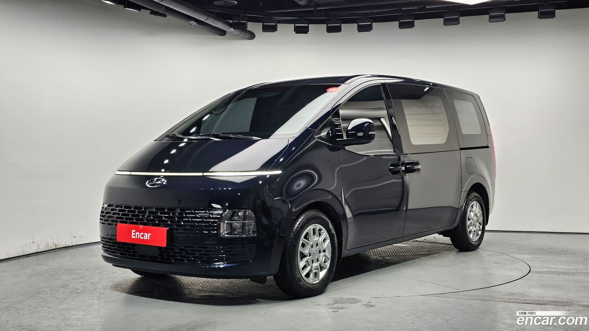 Main__Slider__Photo:Staria Hyundai 2024.0-0