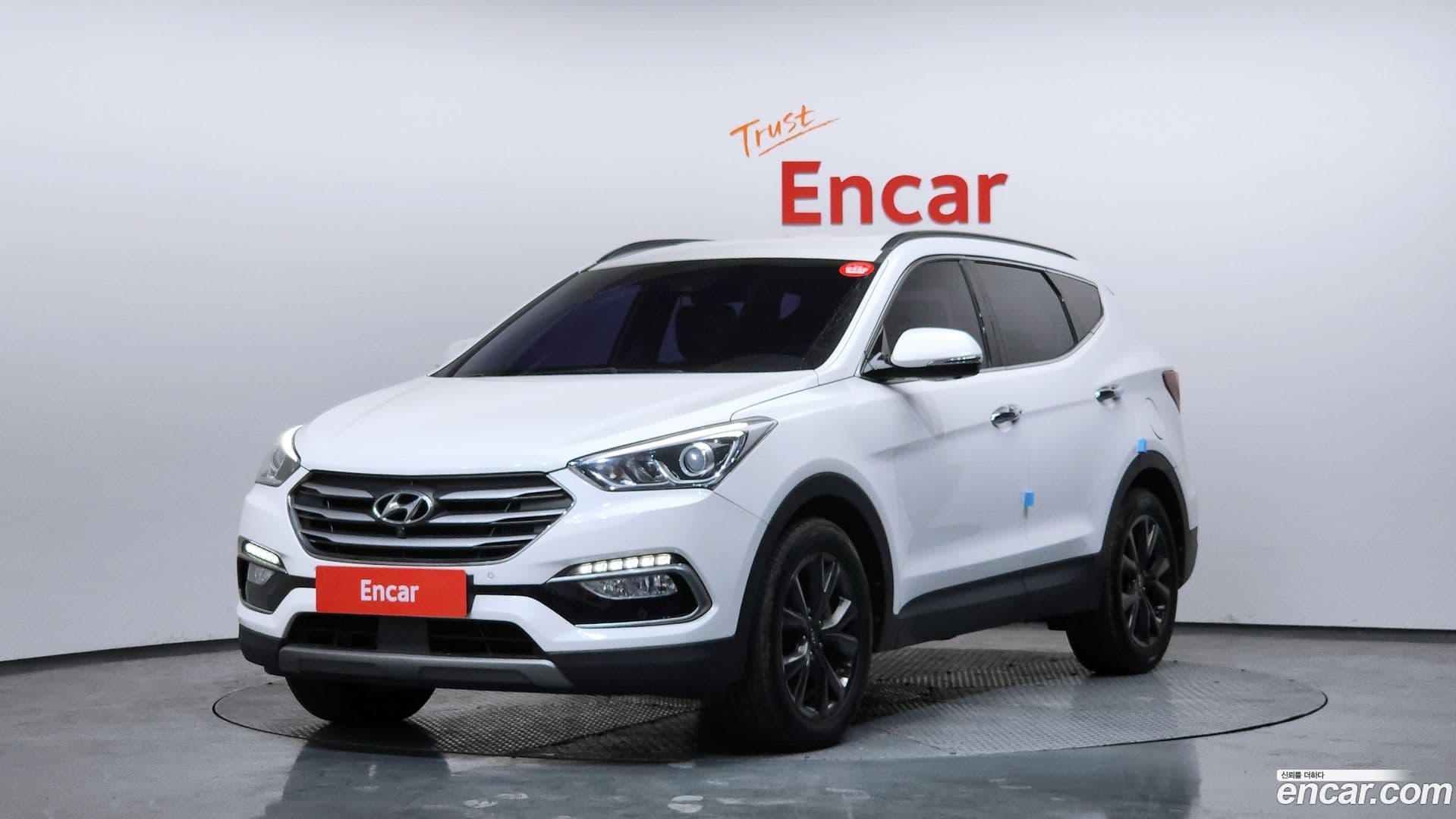 Main__Slider__Photo:Santafe Hyundai 2016.9-0
